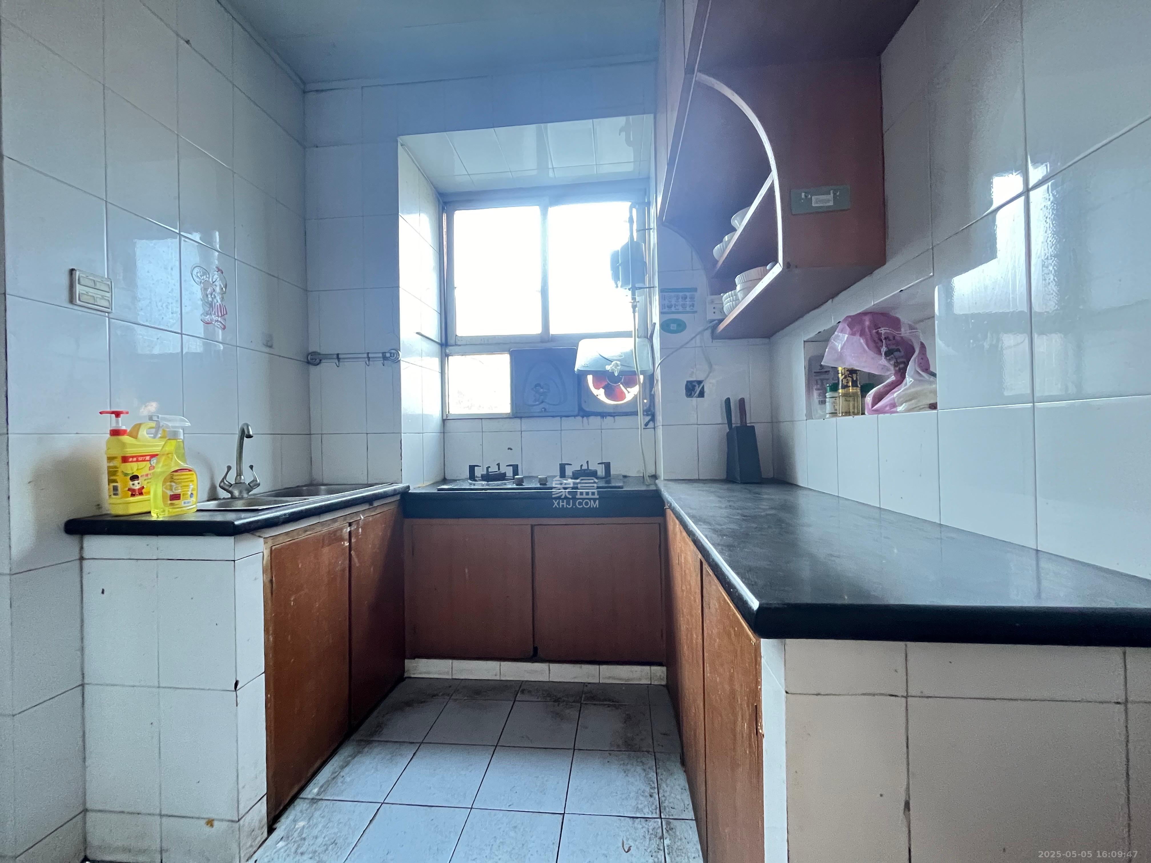 中南石油局宿舍 3室1厅1卫 1700.0元/月 中南石油局宿舍 3室1厅1卫 1700.0元/月室内图