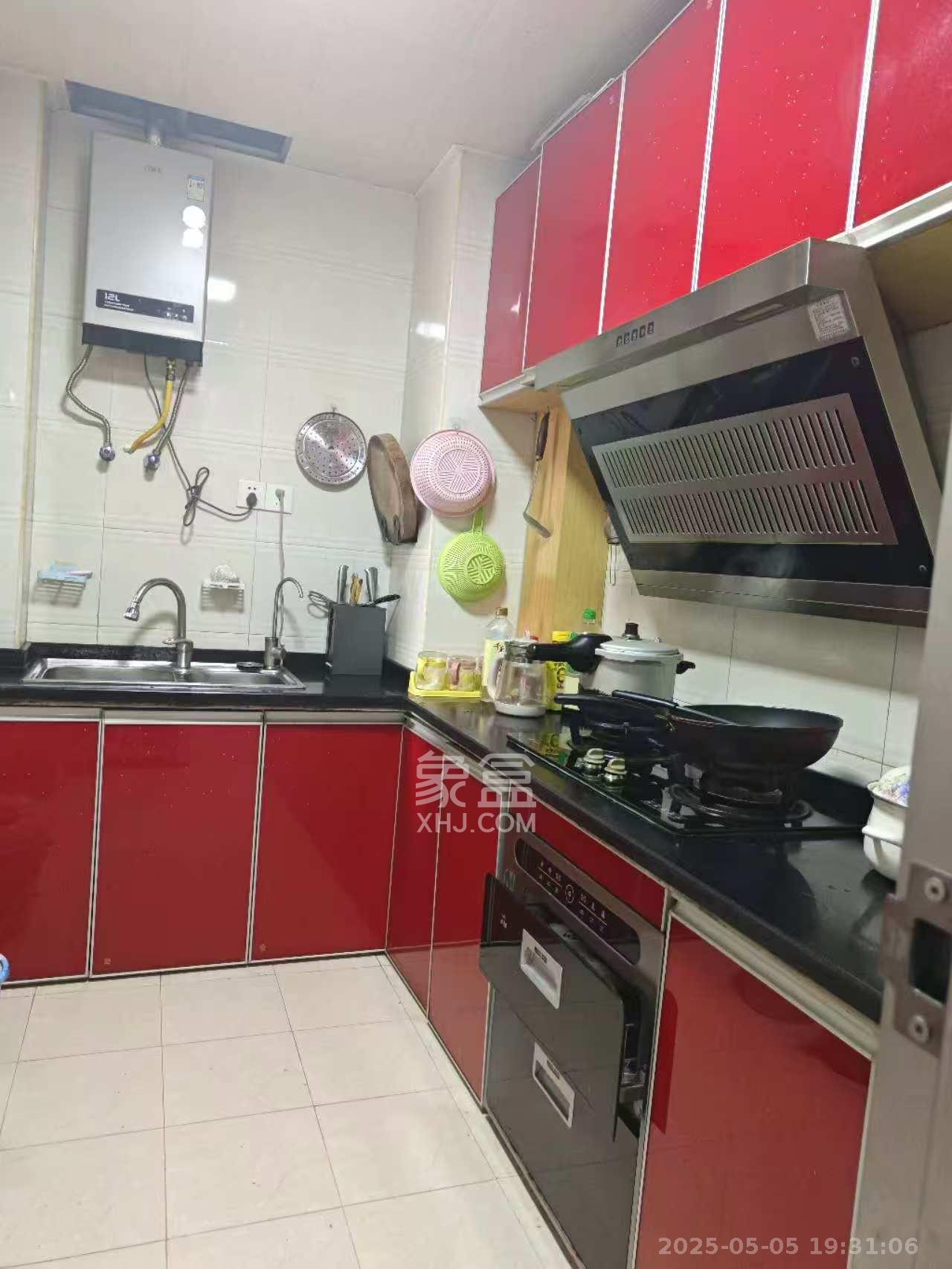 中建麓山和苑  1室2厅1卫   1700.00元/月室内图