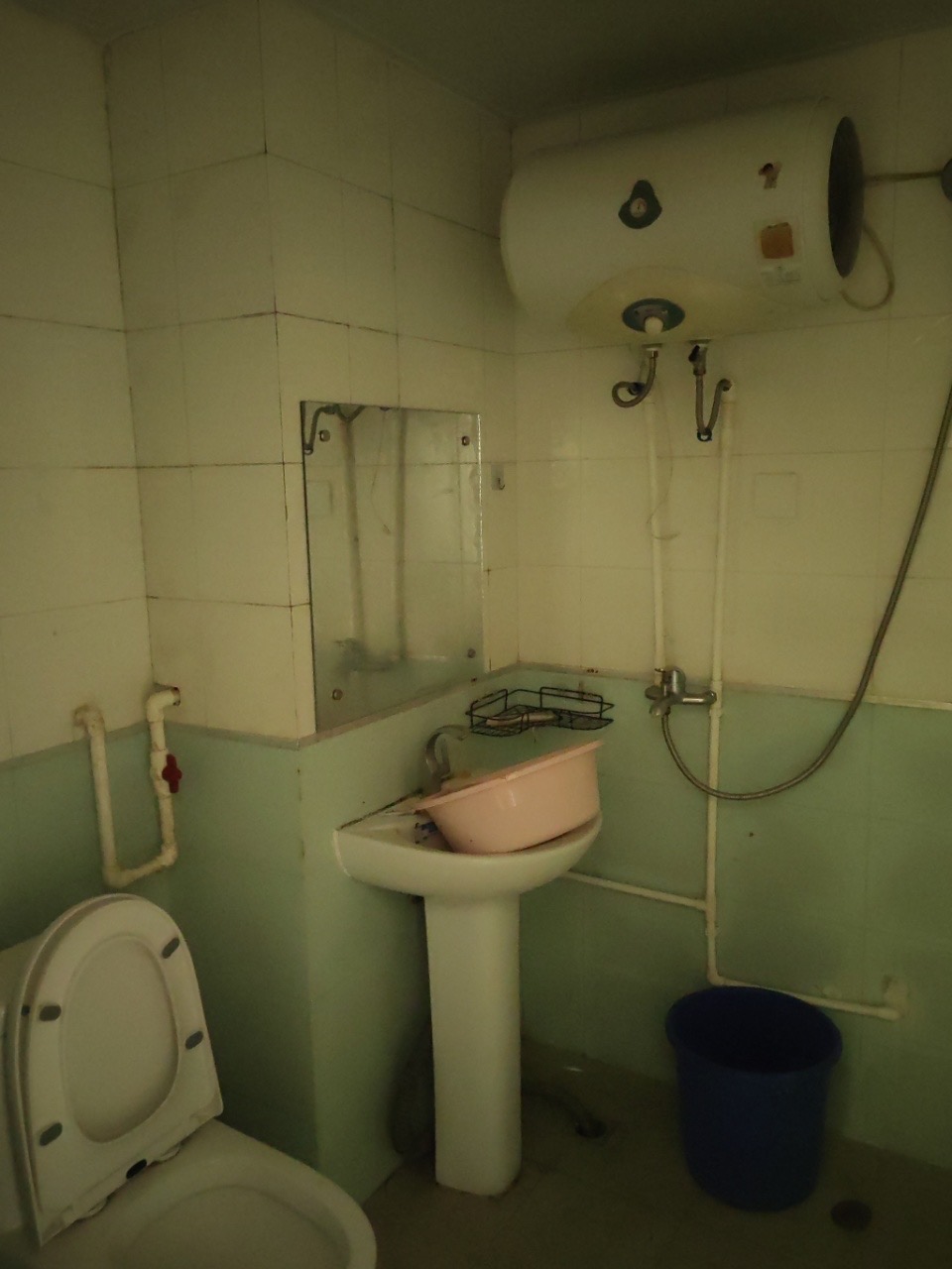 诚田大厦 2室1厅1卫 89.0万 诚田大厦 2室1厅1卫 89.0万客厅