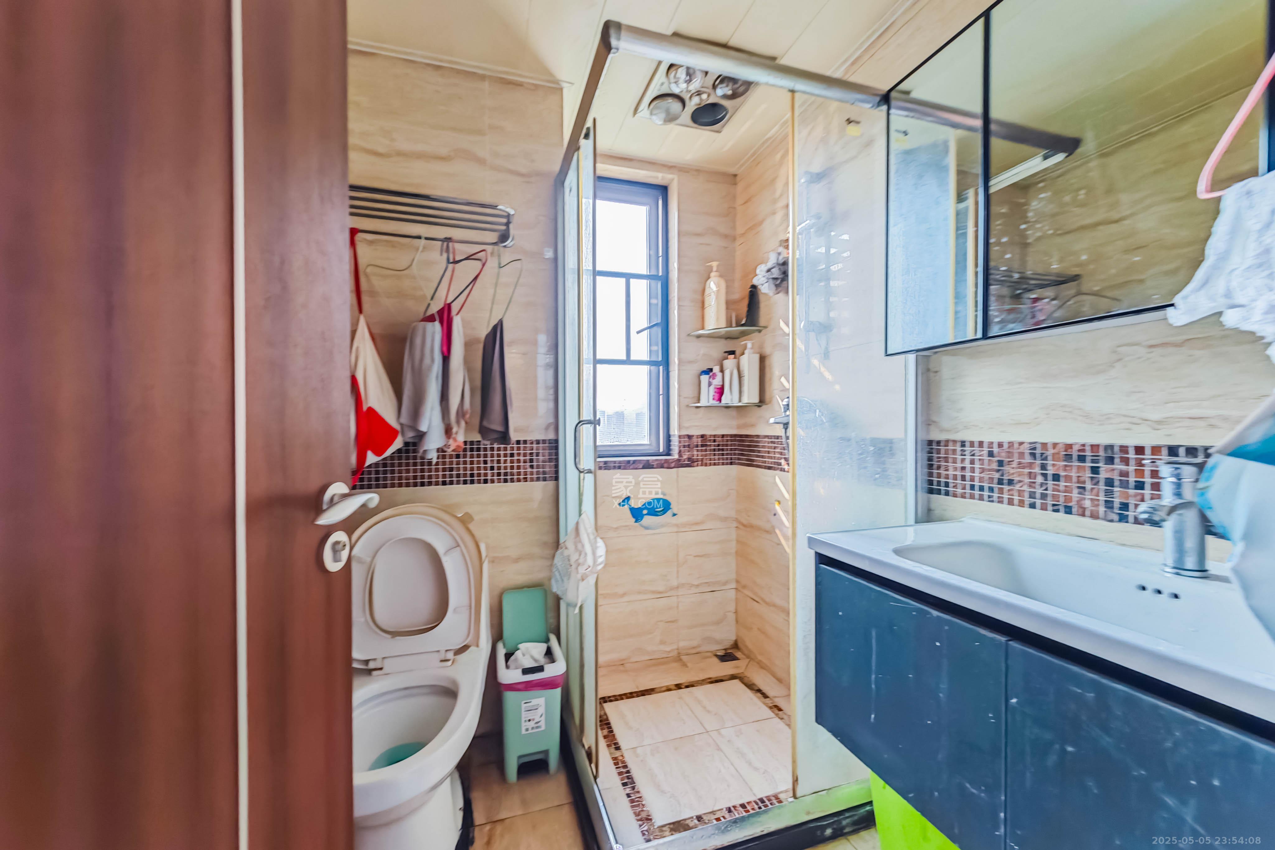 万科金域华府三四期  3室2厅1卫    100.0万 万科金域华府三四期  3室2厅1卫    100.0万卫生间