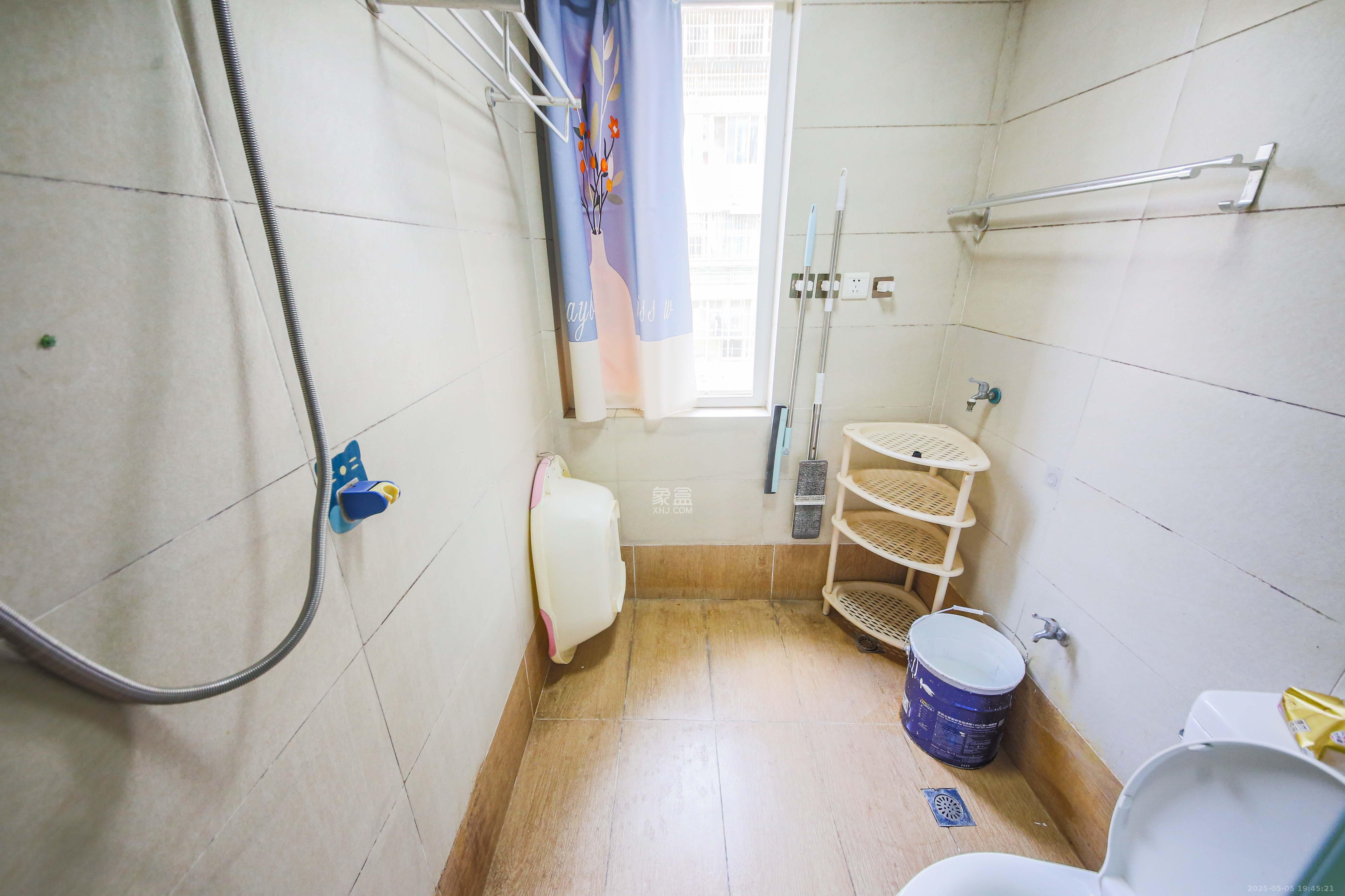 申奥美域  3室2厅2卫   122.80万卫生间