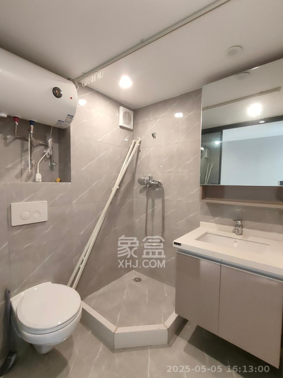 中一鲲出（鲲鹏府）  2室1厅1卫   2500.00元/月室内图