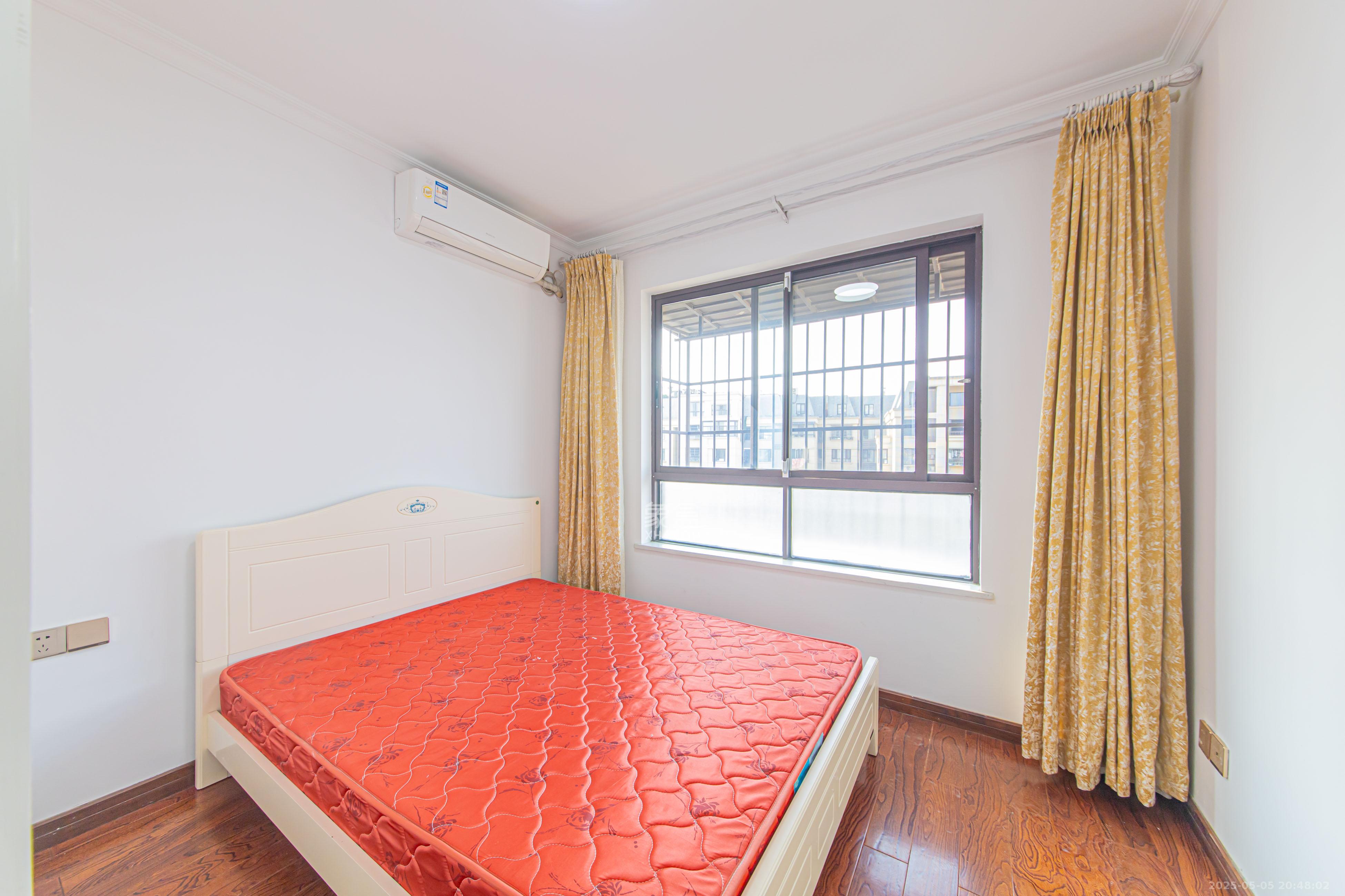 北辰中央公园B区 4室2厅2卫 131.0万 北辰中央公园B区 4室2厅2卫 131.0万卧室