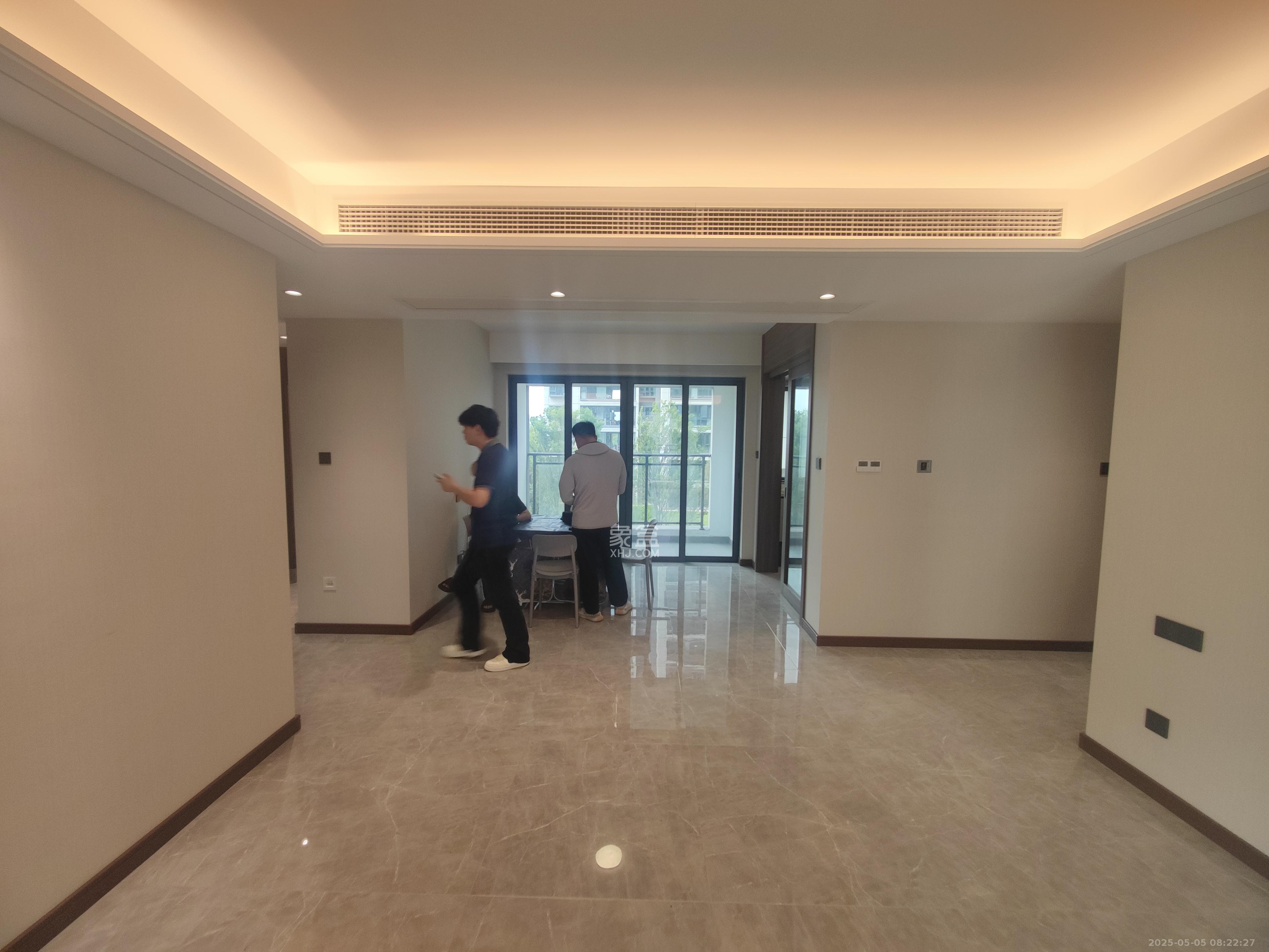 卓越洋湖晴翠  4室2厅2卫   4500.00元/月室内图