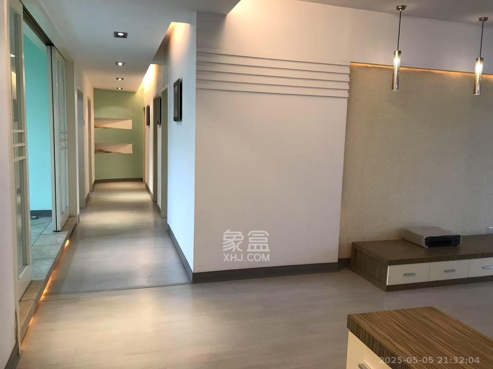 湘卫花苑  1室2厅1卫   3300.00元/月室内图