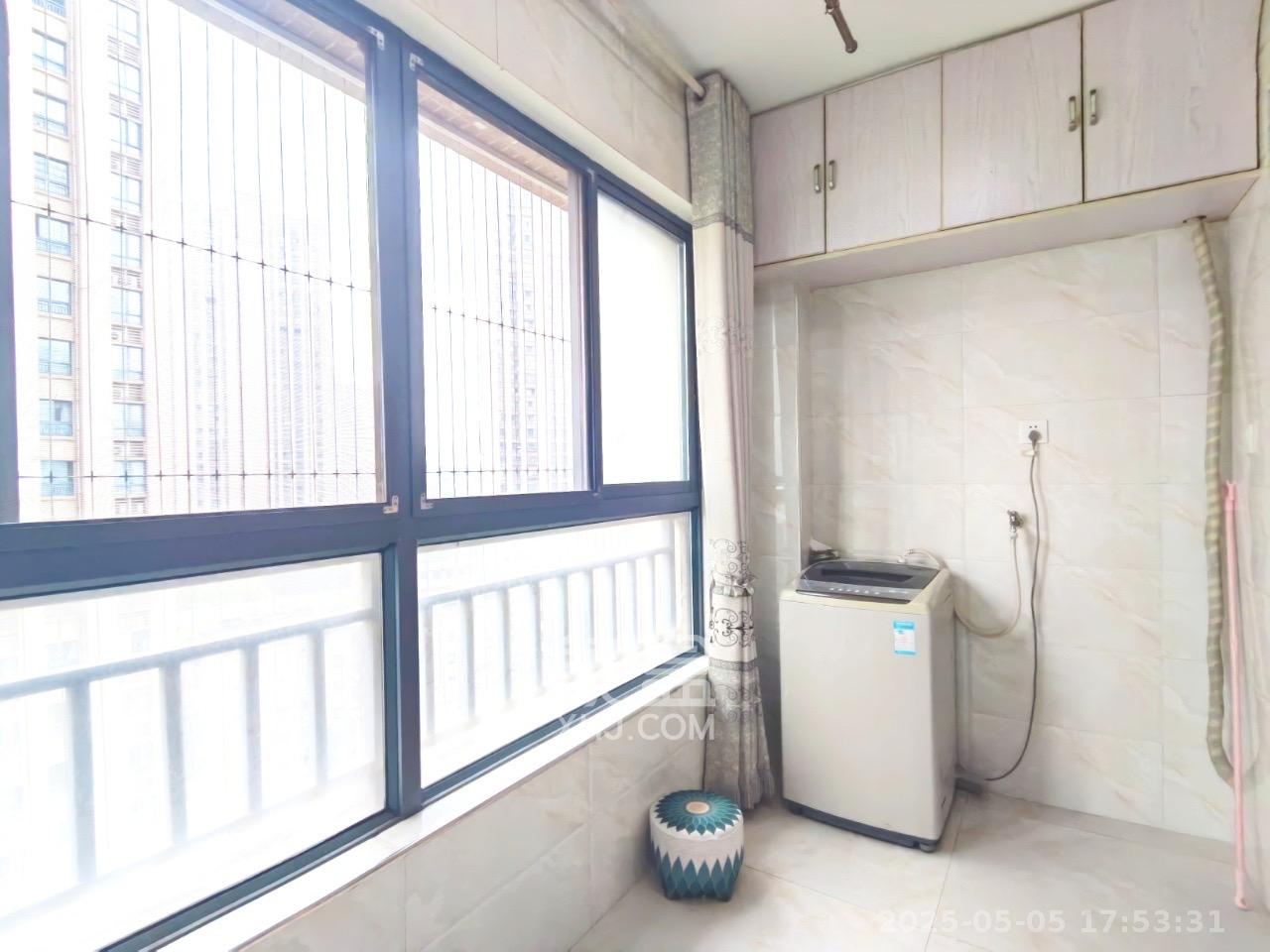 香樟兰亭（朗峰苑）  1室2厅1卫   2800.00元/月室内图