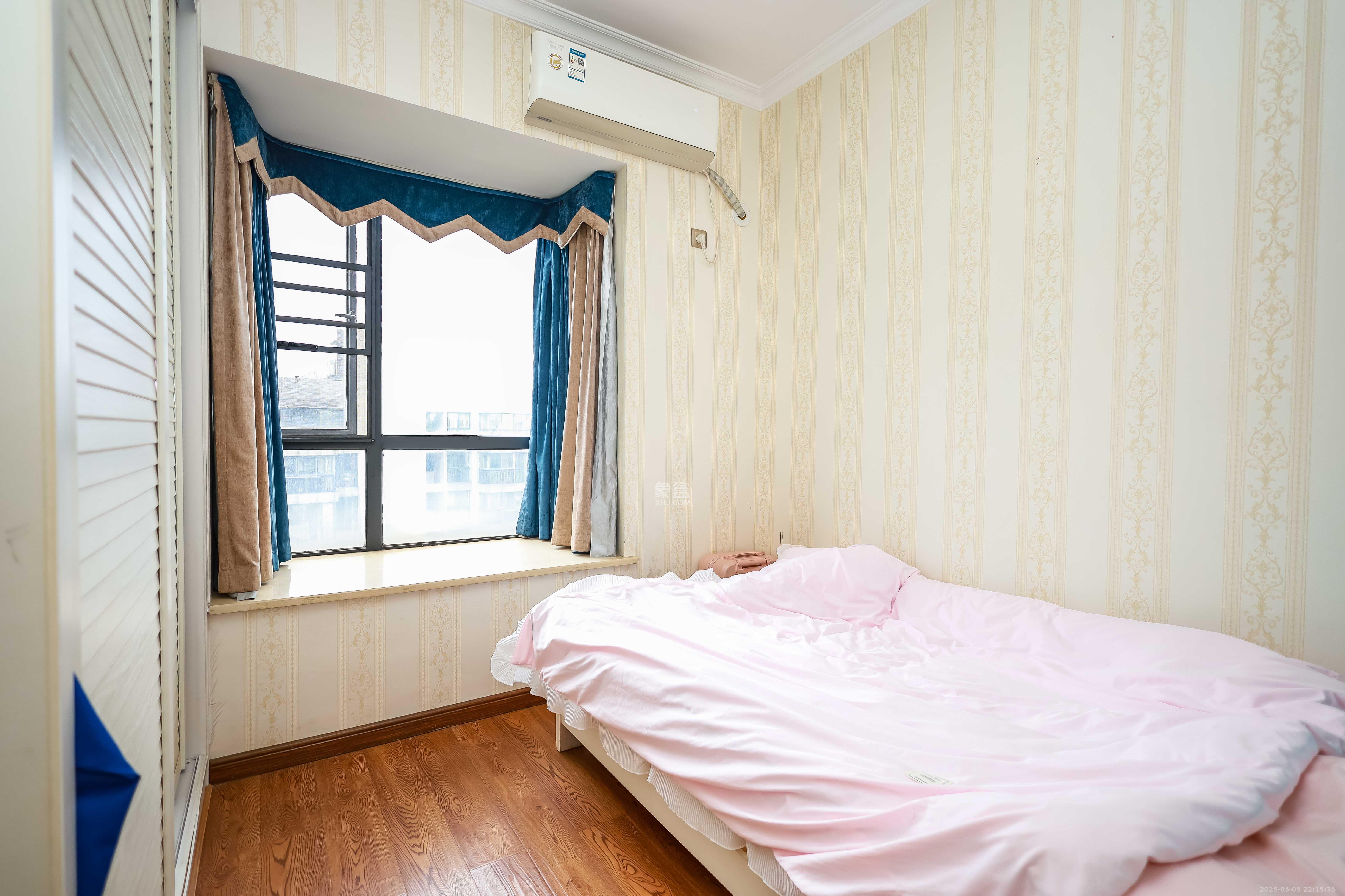 莱茵城  2室2厅1卫    58.0万 莱茵城  2室2厅1卫    58.0万卧室