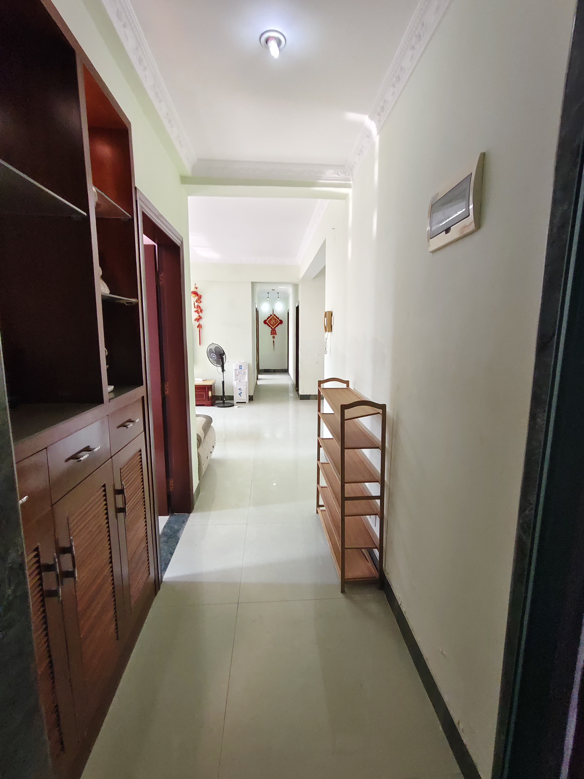 四季华庭1期 4室2厅2卫 3200.0元/月 四季华庭1期 4室2厅2卫 3200.0元/月室内图