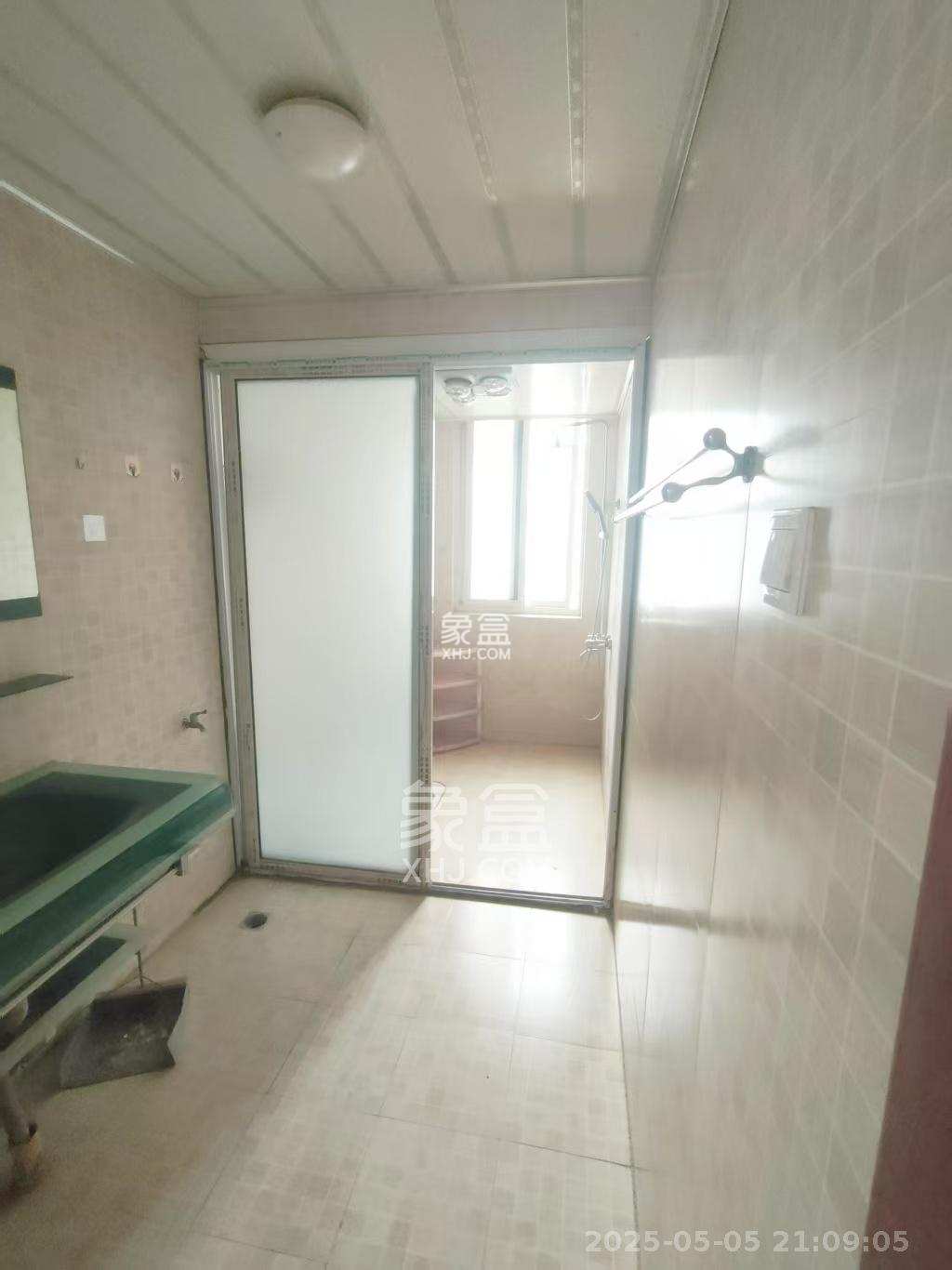 东门尚苑  3室2厅2卫    1700.0元/月 东门尚苑  3室2厅2卫    1700.0元/月室内图