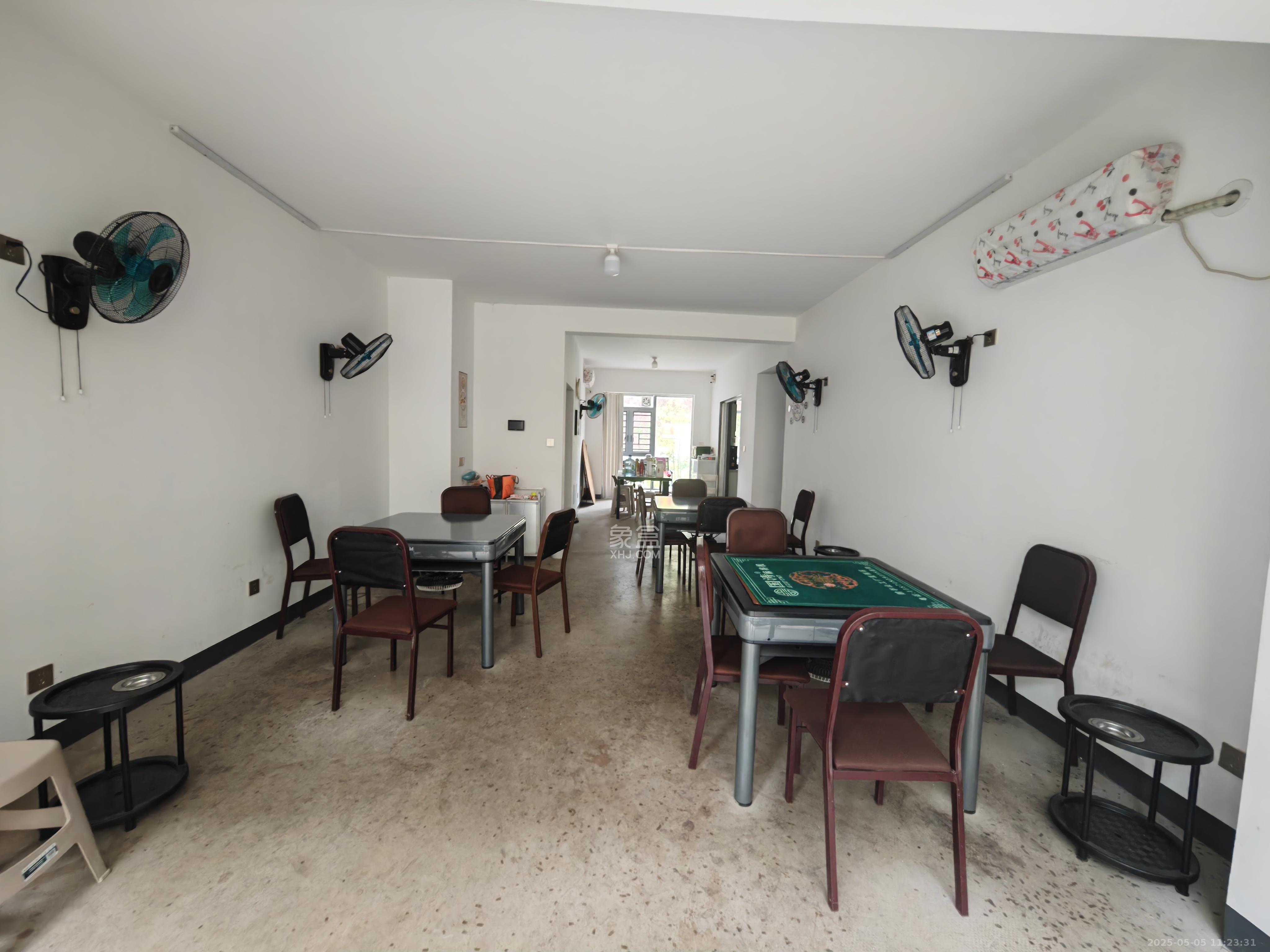 湘荷美苑  4室2厅2卫    3000.0元/月 湘荷美苑  4室2厅2卫    3000.0元/月