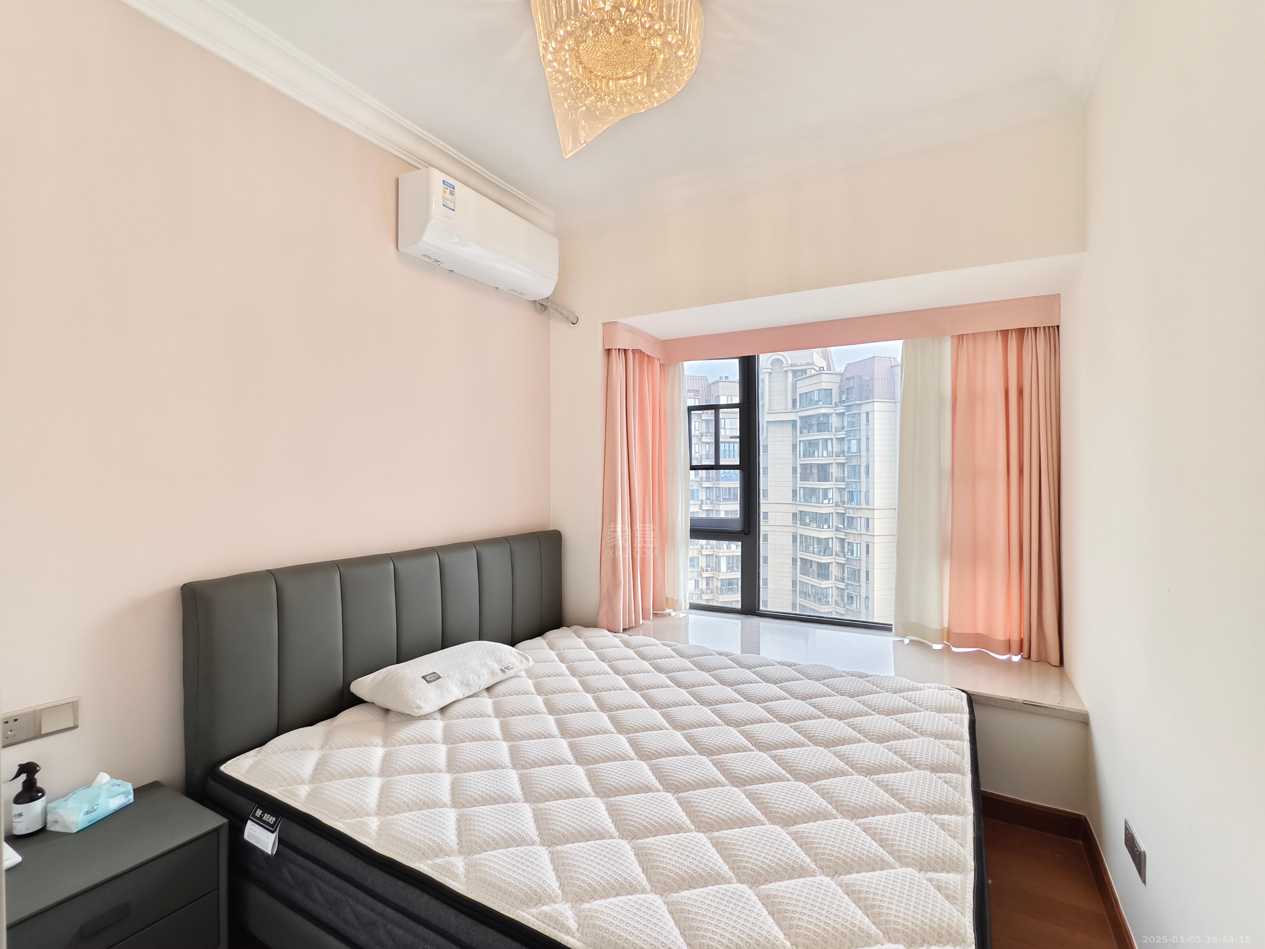 恒大华府 3室2厅1卫 2500.0元/月 恒大华府 3室2厅1卫 2500.0元/月室内图