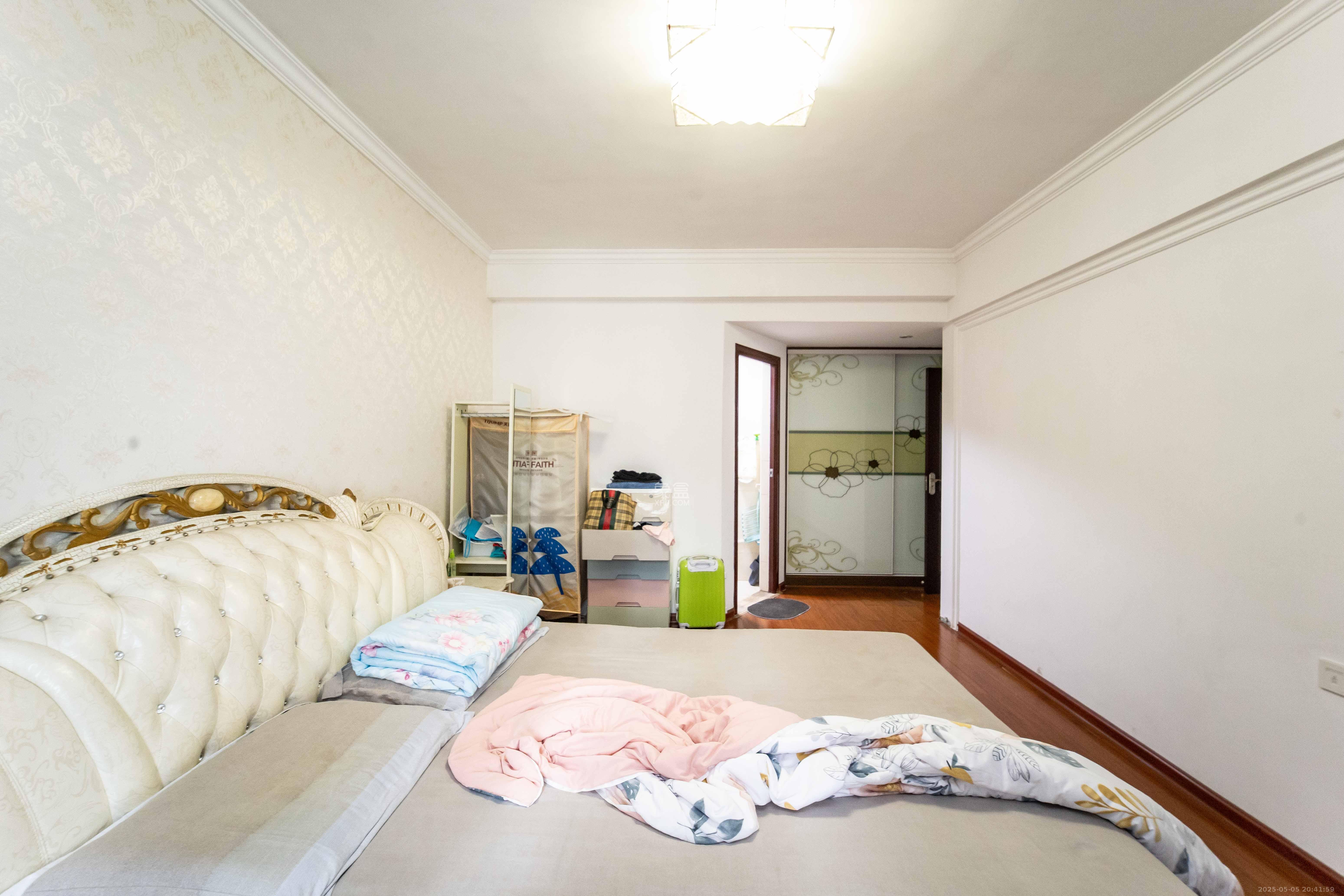 浏阳河畔家园 3室2厅2卫 99.0万 浏阳河畔家园 3室2厅2卫 99.0万卧室