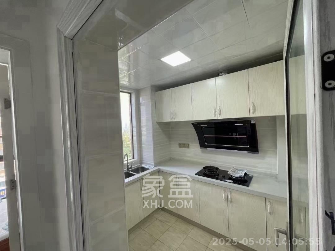 万里时代 3室2厅1卫 2980.0元/月 万里时代 3室2厅1卫 2980.0元/月室内图