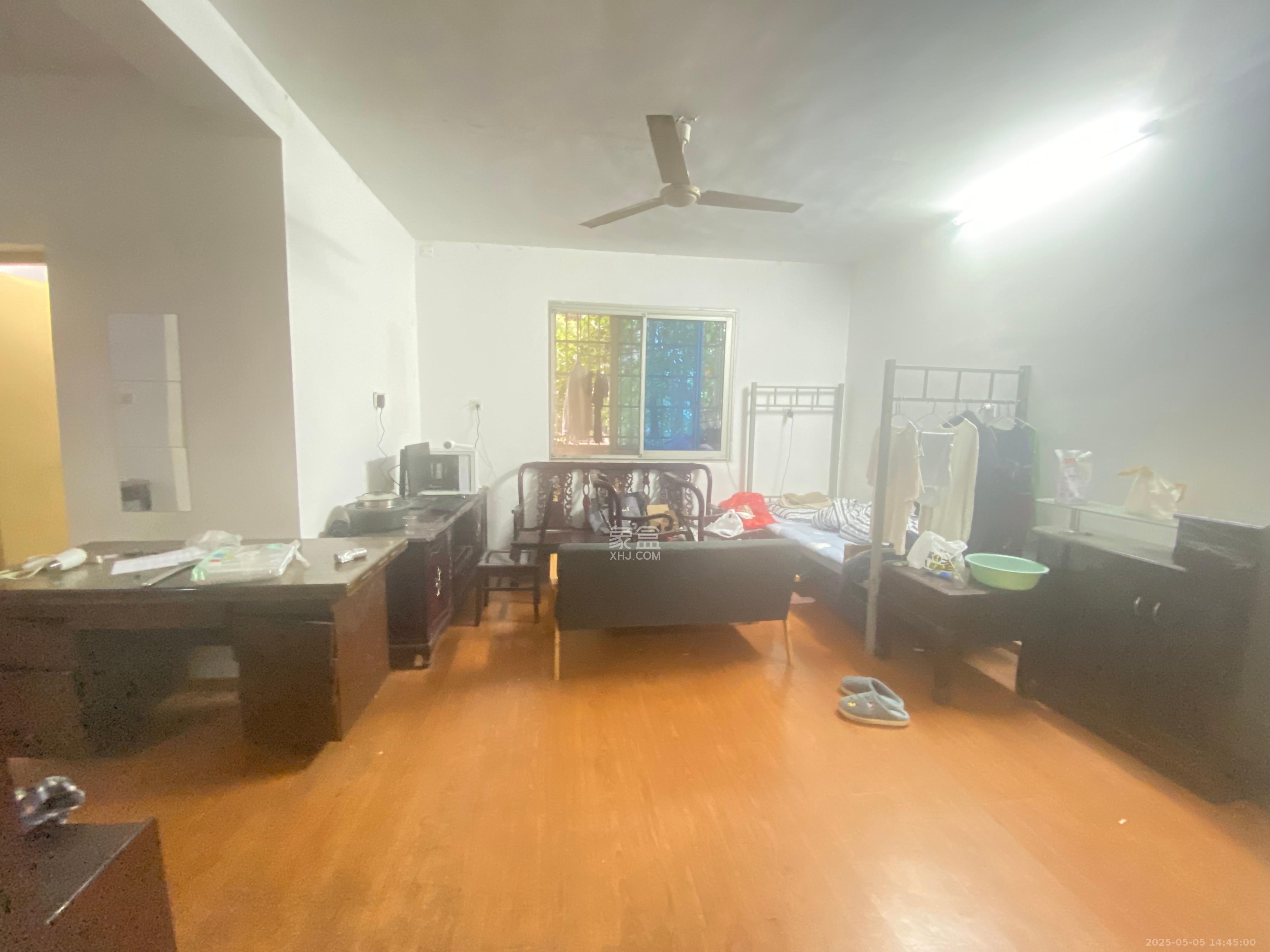 省脑科医院宿舍(康苑小区)  3室2厅1卫    1800.0元/月 省脑科医院宿舍(康苑小区)  3室2厅1卫    1800.0元/月