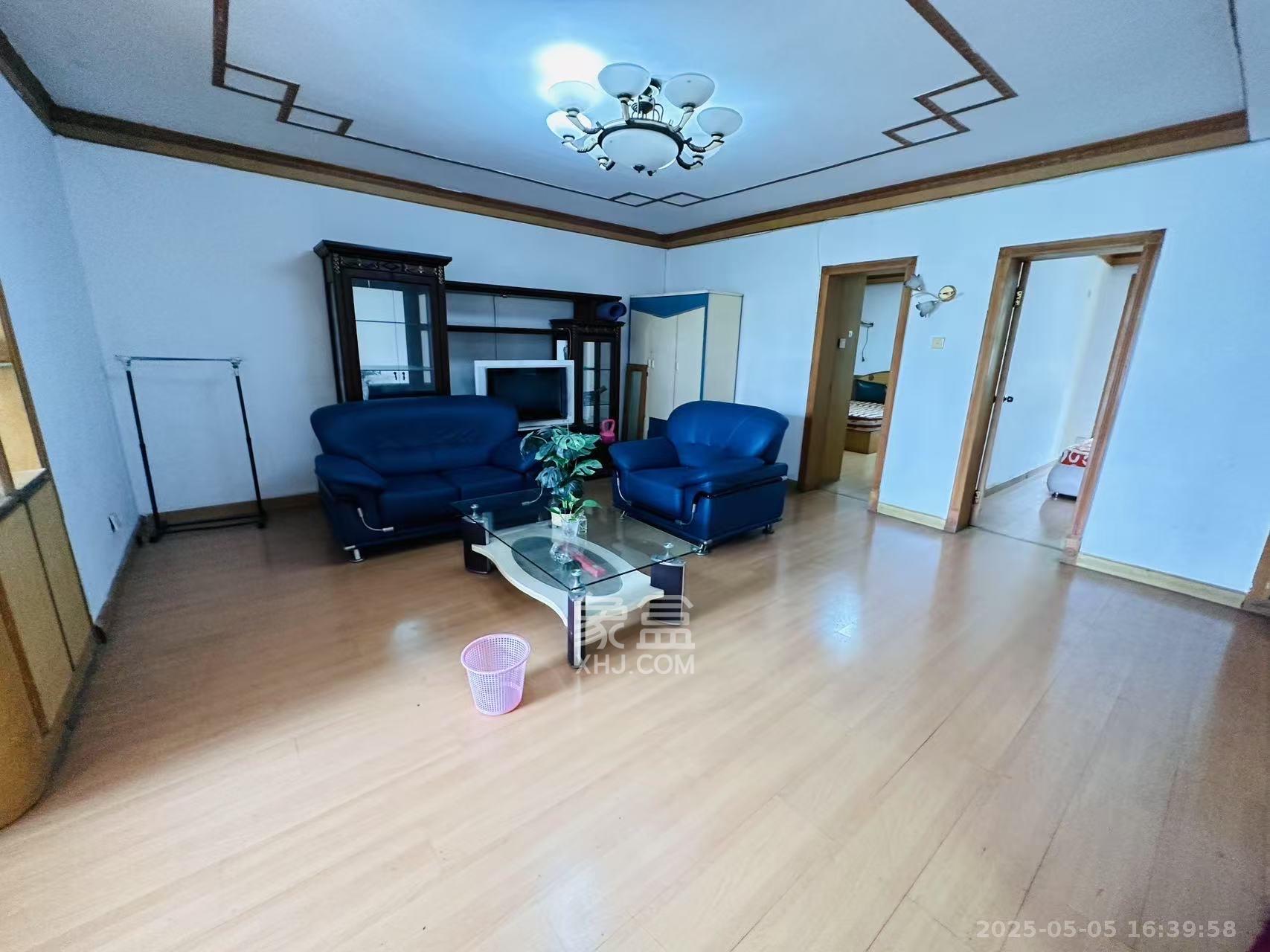 轻苑小区  1室2厅1卫    1800.0元/月室内图
