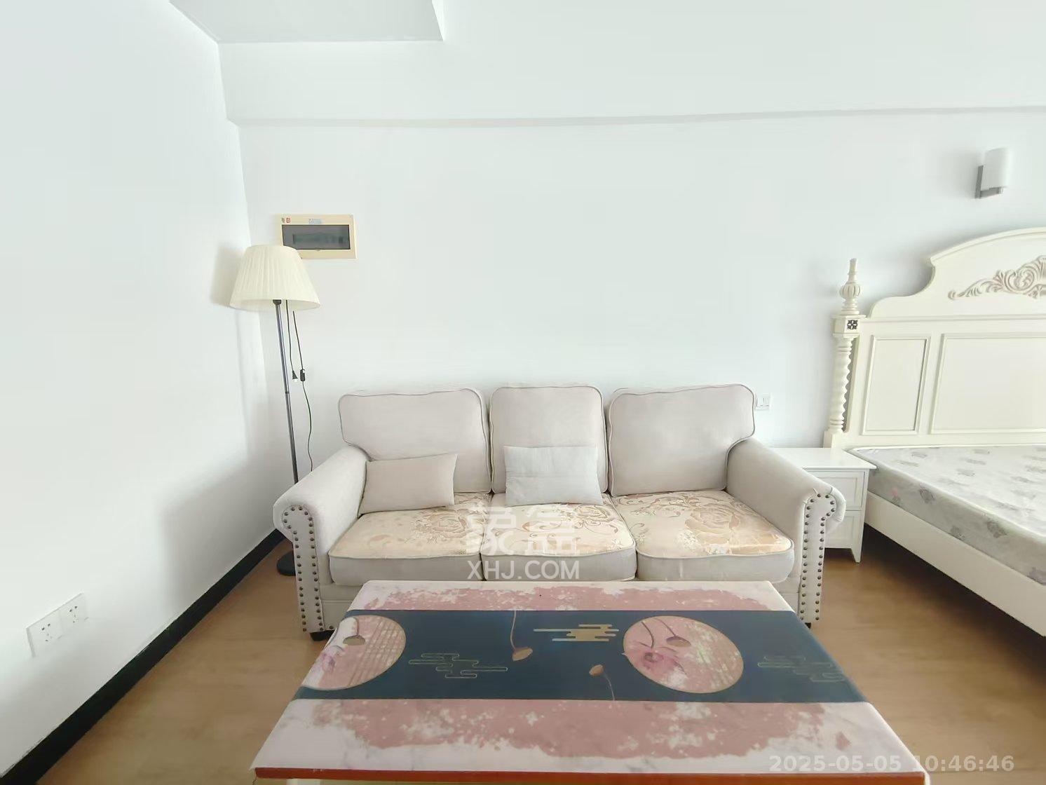 东怡外国(南湖一号)  1室1厅1卫    1900.0元/月 东怡外国(南湖一号)  1室1厅1卫    1900.0元/月室内图1