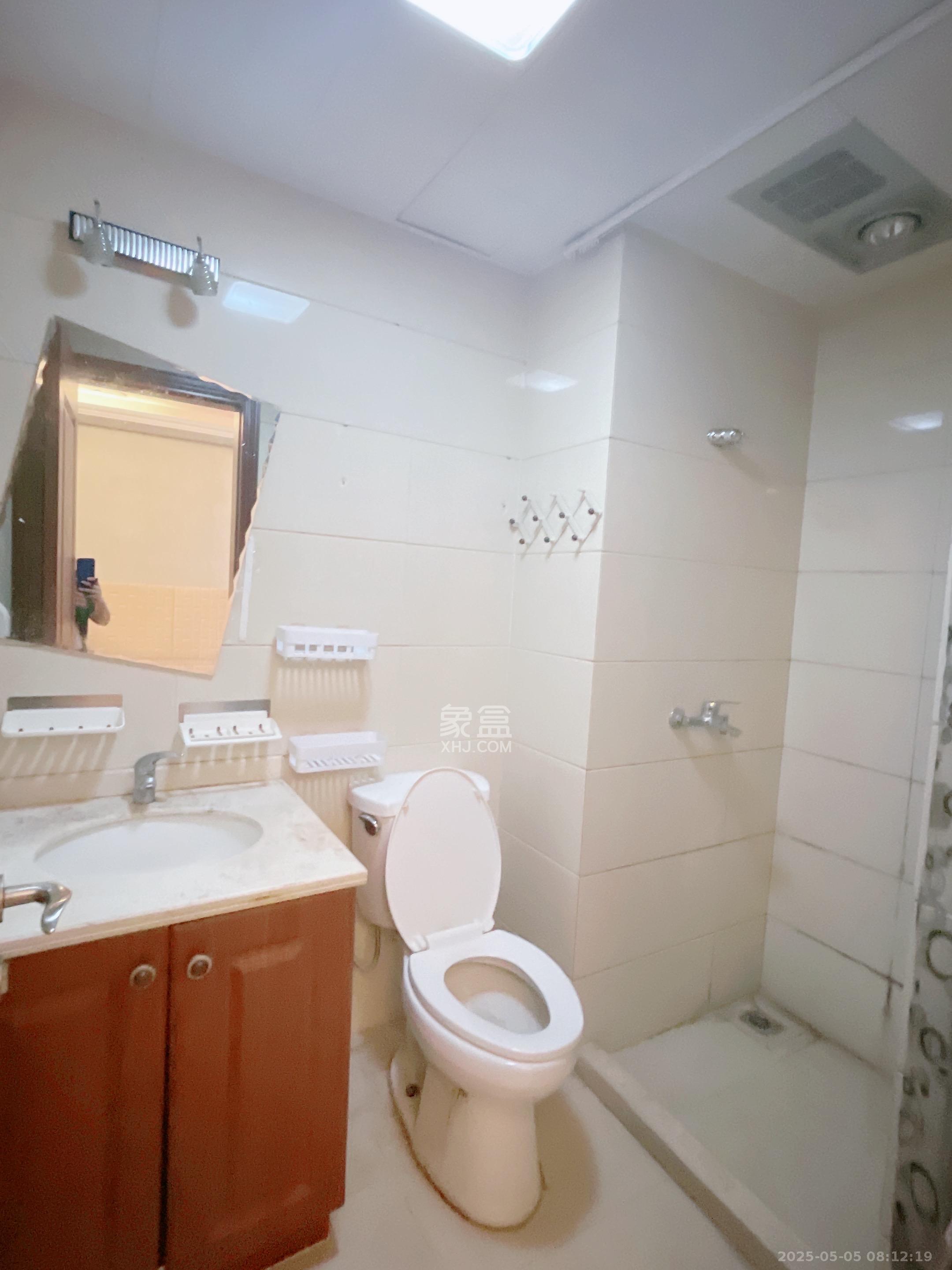 郡原居里  1室1厅1卫   1500.00元/月室内图