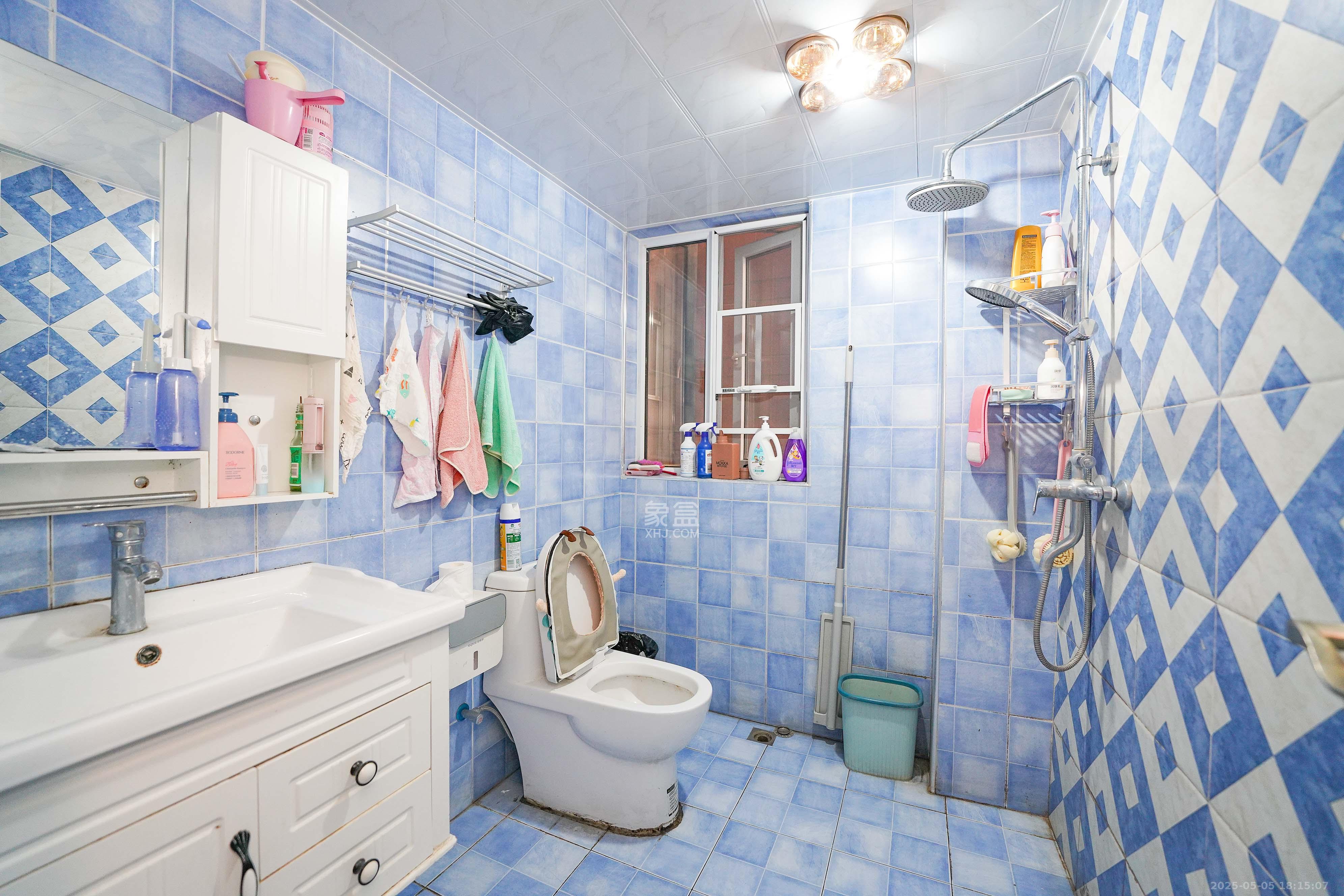 丽发新城 2室1厅1卫 56.0万 丽发新城 2室1厅1卫 56.0万卫生间