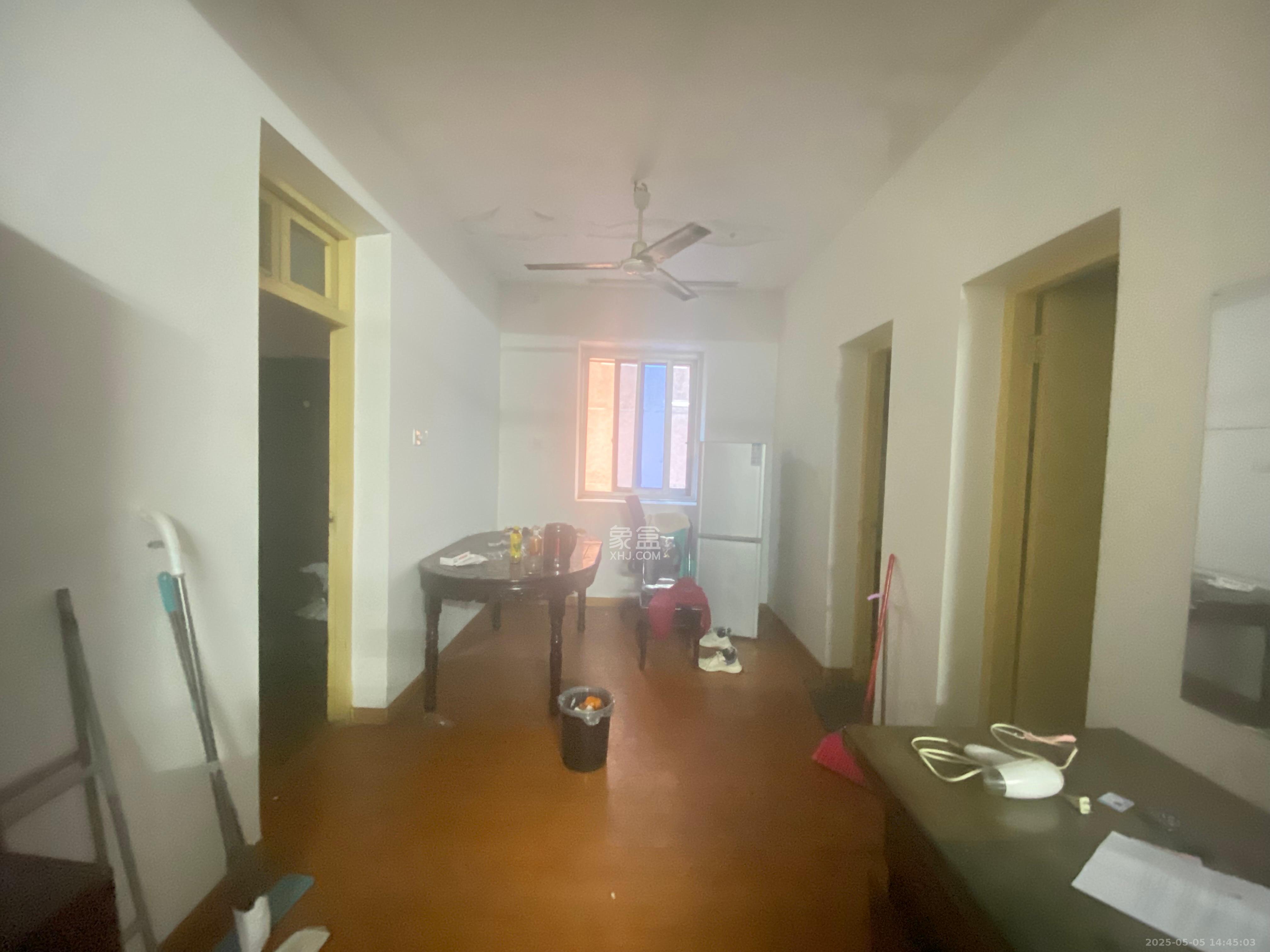 省脑科医院宿舍(康苑小区) 3室2厅1卫 1800.0元/月 省脑科医院宿舍(康苑小区) 3室2厅1卫 1800.0元/月室内图