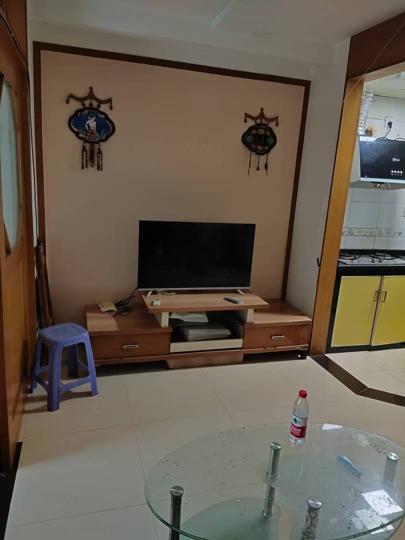 华星大厦 1室1厅1卫 1200.0元/月 华星大厦 1室1厅1卫 1200.0元/月室内图