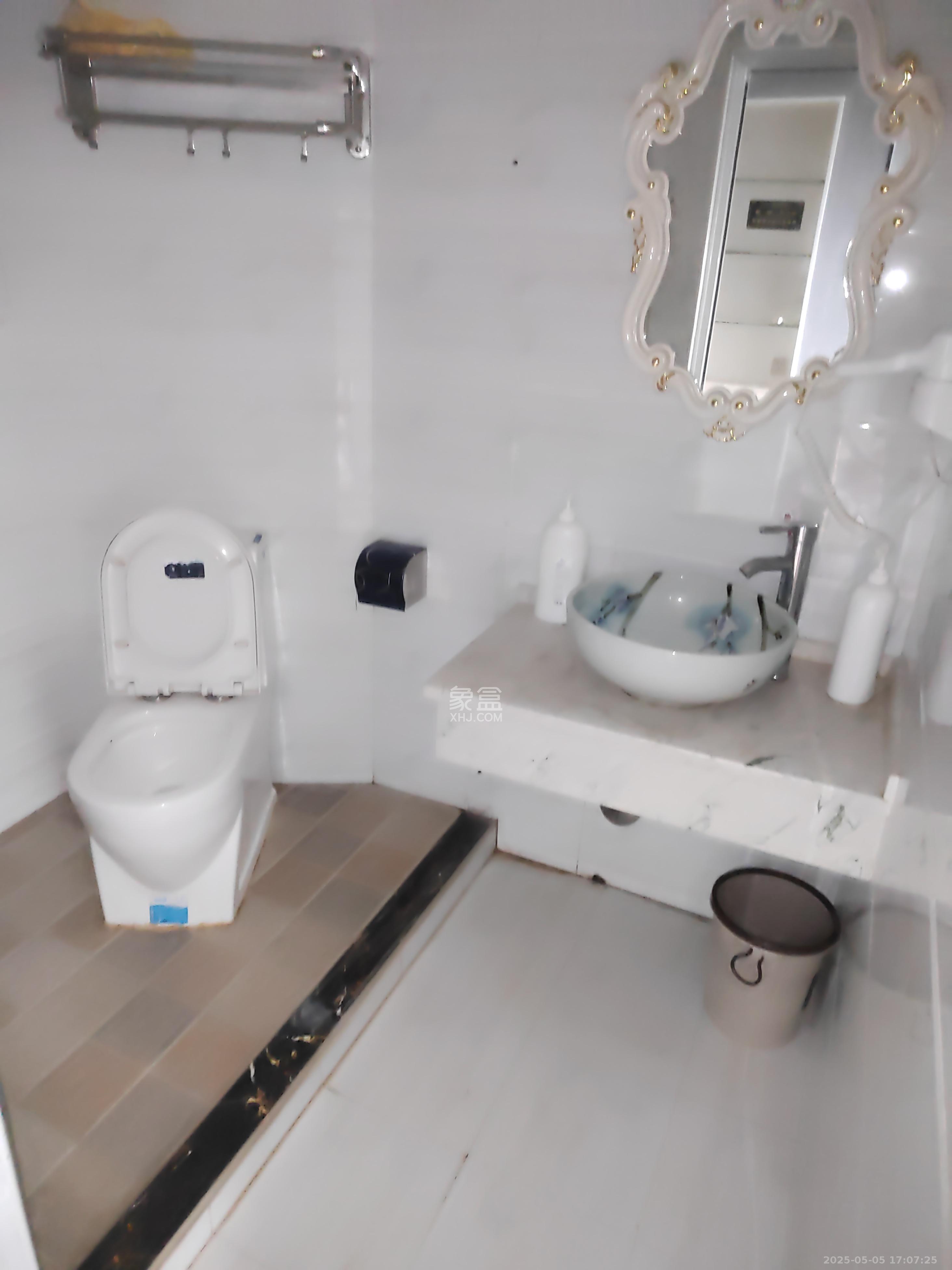 喜盈门范城 1室1厅1卫 17500.0元/月 喜盈门范城 1室1厅1卫 17500.0元/月室内图