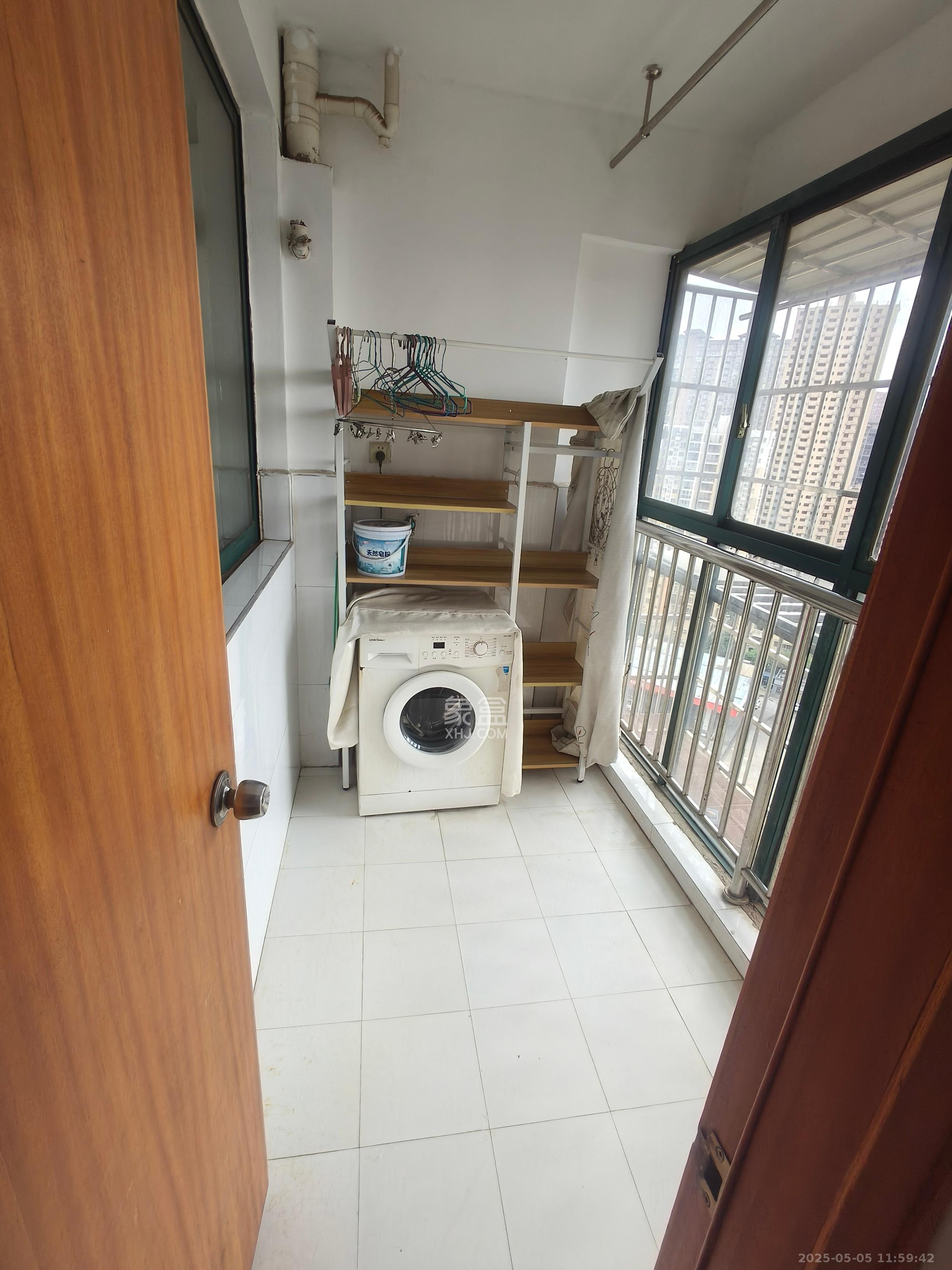 华天LOHO小镇 3室2厅2卫 1600.0元/月 华天LOHO小镇 3室2厅2卫 1600.0元/月室内图