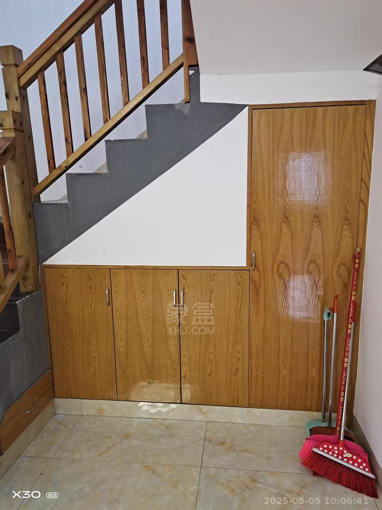 浅塘小区 4室1厅2卫 1300.0元/月 浅塘小区 4室1厅2卫 1300.0元/月室内图