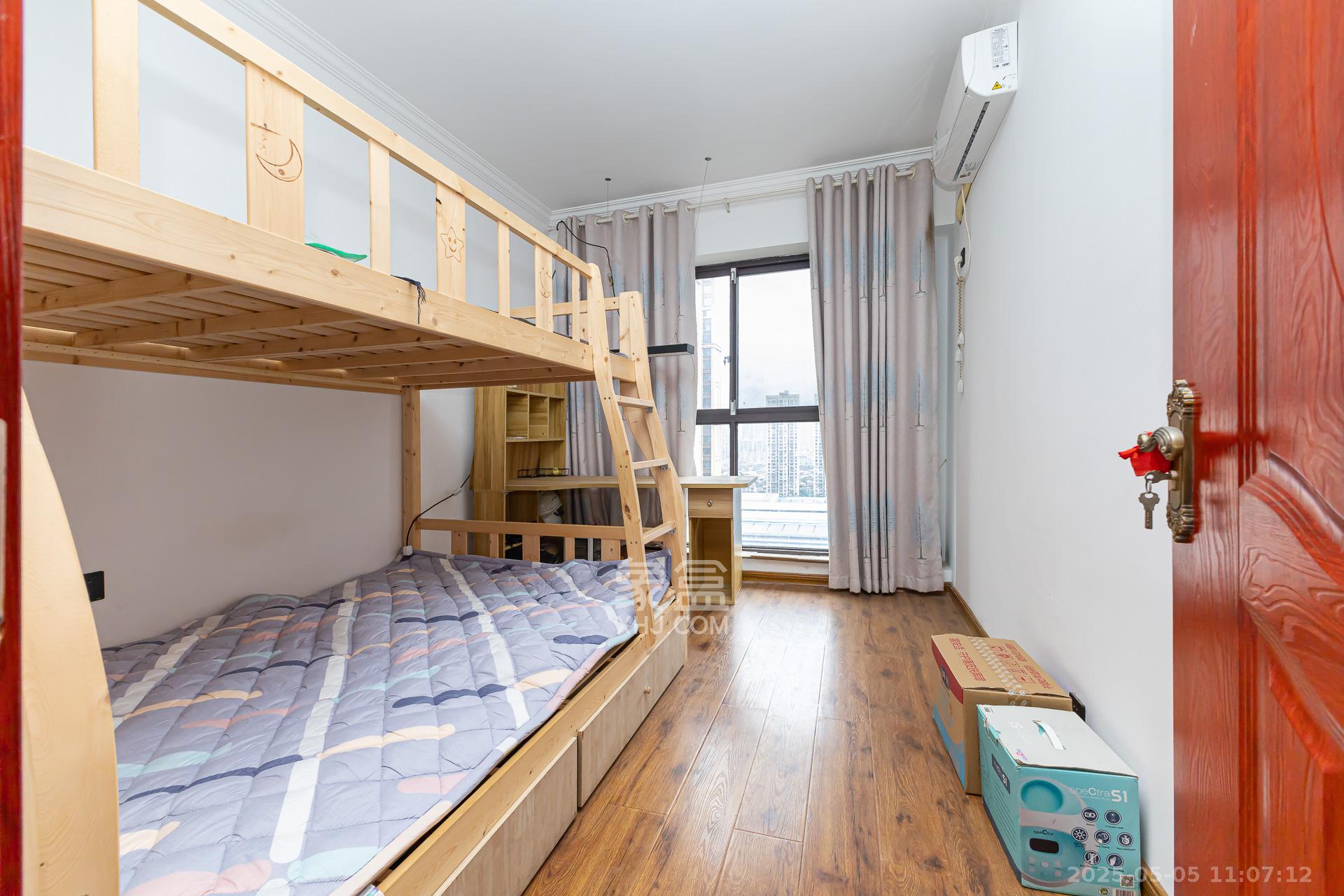 润和又一城 4室2厅2卫 97.0万 润和又一城 4室2厅2卫 97.0万卧室