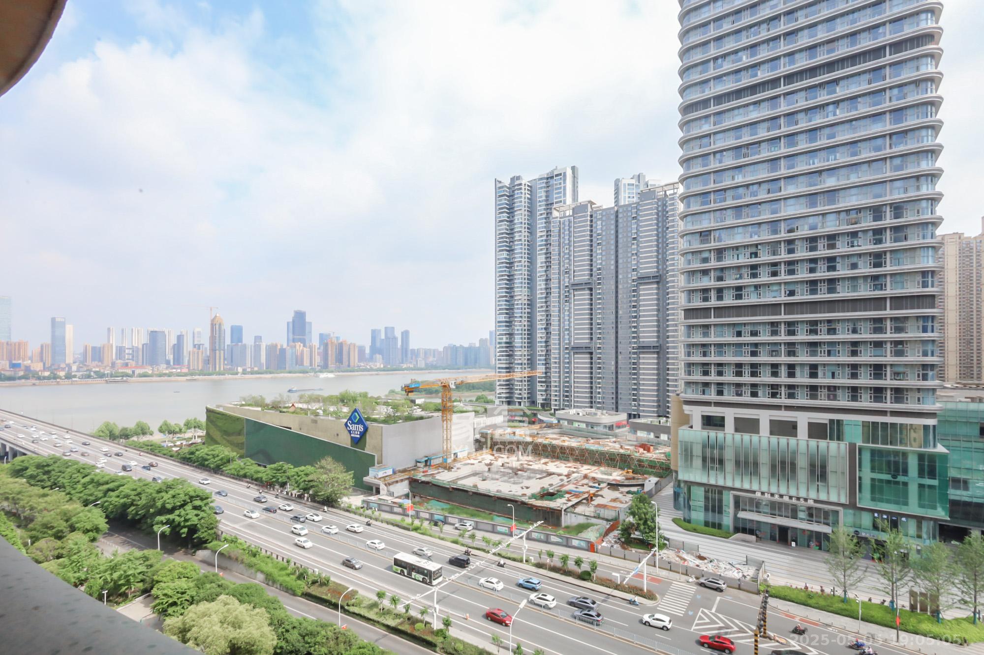 滨江金座  3室2厅2卫    165.0万 滨江金座  3室2厅2卫    165.0万其他