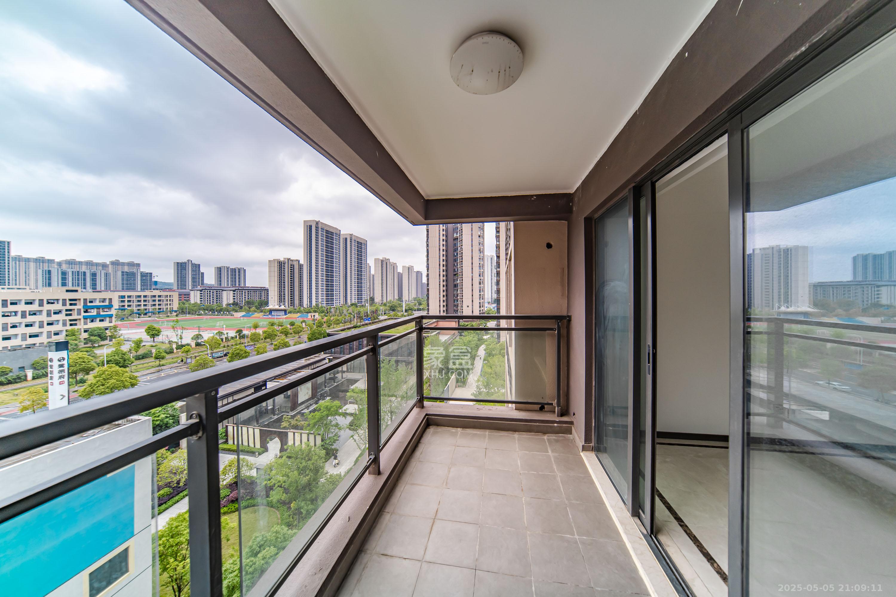 深业鹭栖府  3室2厅2卫   170.00万阳台