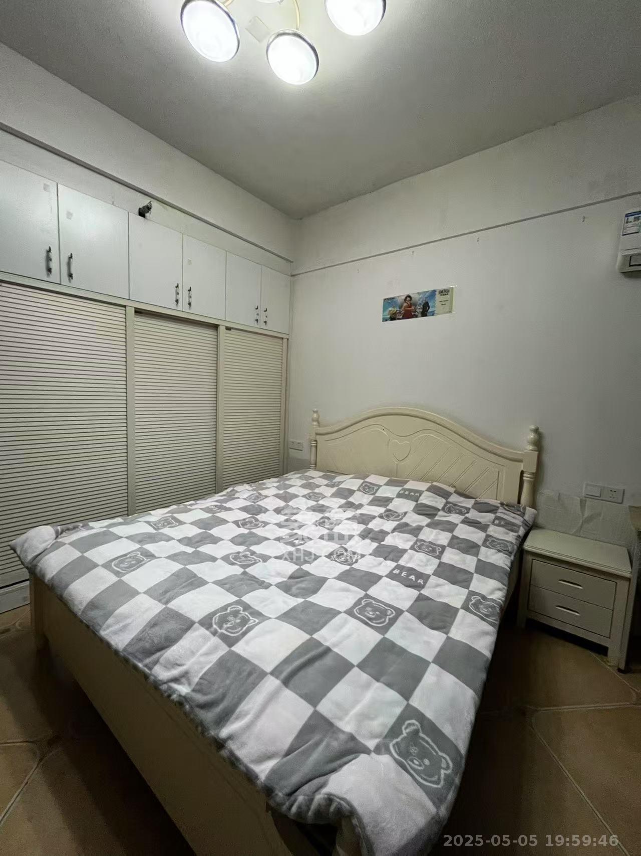 听香水榭  1室1厅1卫   1600.00元/月