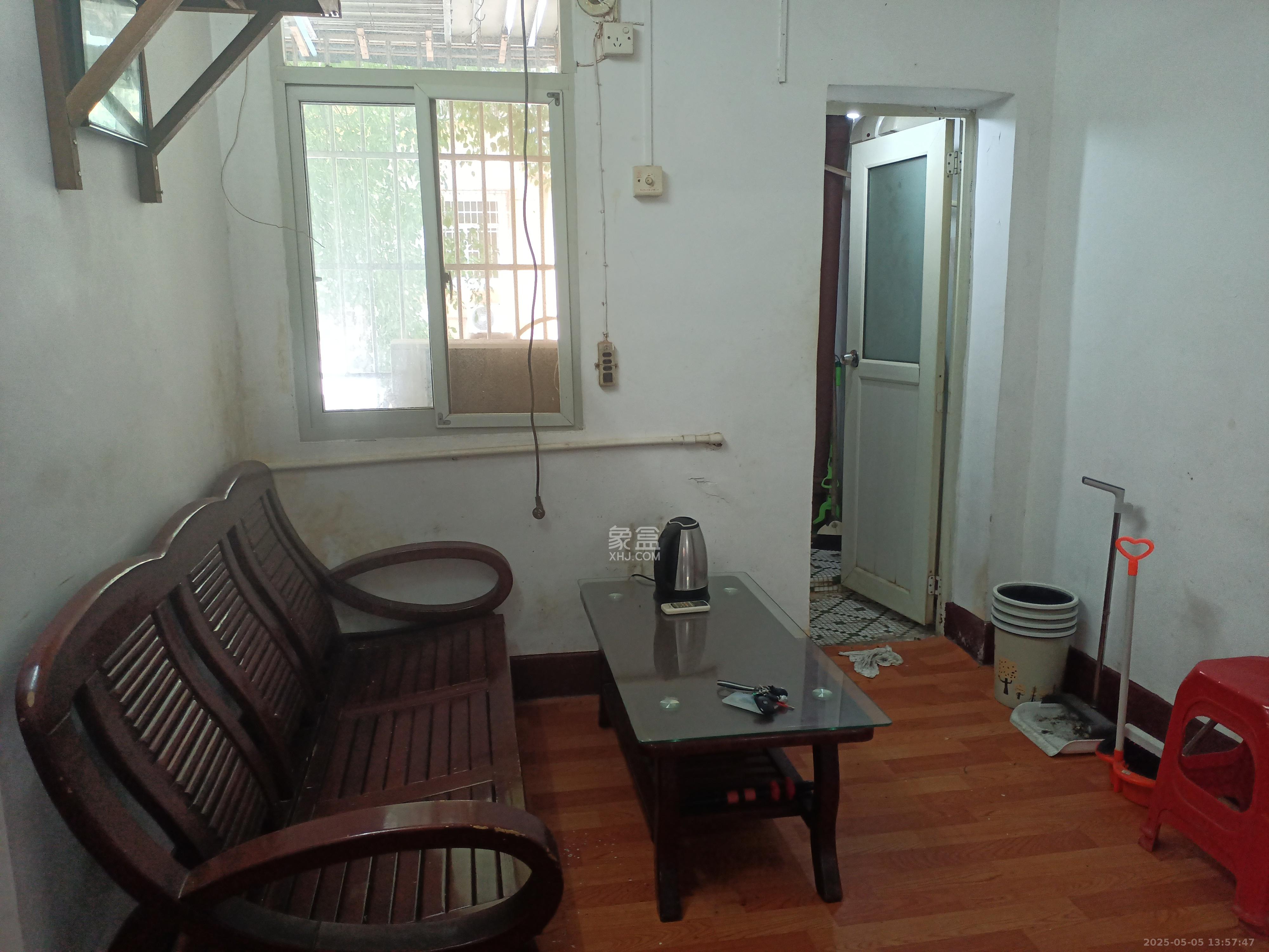 解放四村石子冲  2室1厅1卫    1600.0元/月 解放四村石子冲  2室1厅1卫    1600.0元/月