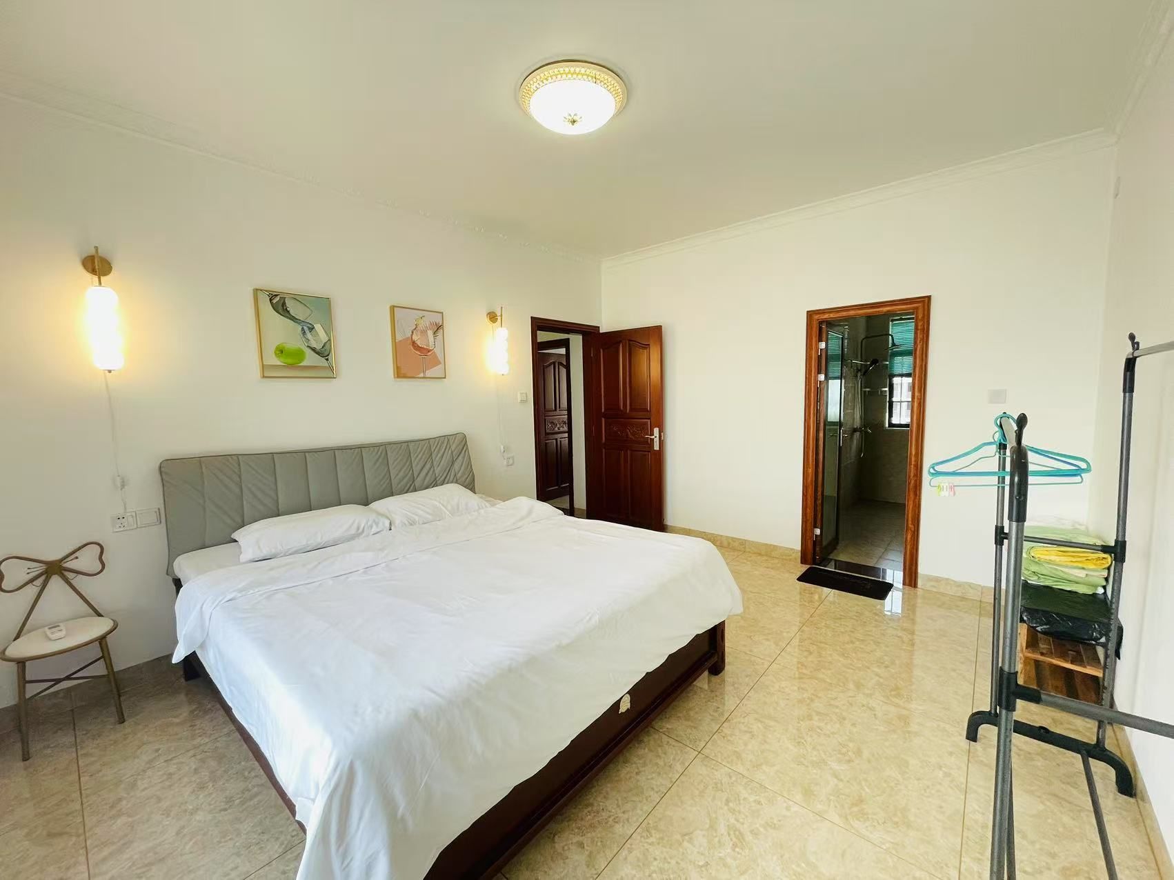 珍珠裕苑二期  3室2厅2卫    210.0万 珍珠裕苑二期  3室2厅2卫    210.0万客厅