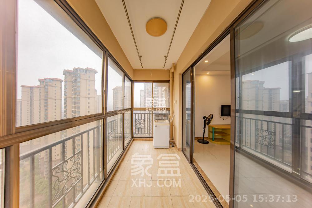 江山帝景哈佛  3室2厅2卫   2100.00元/月室内图