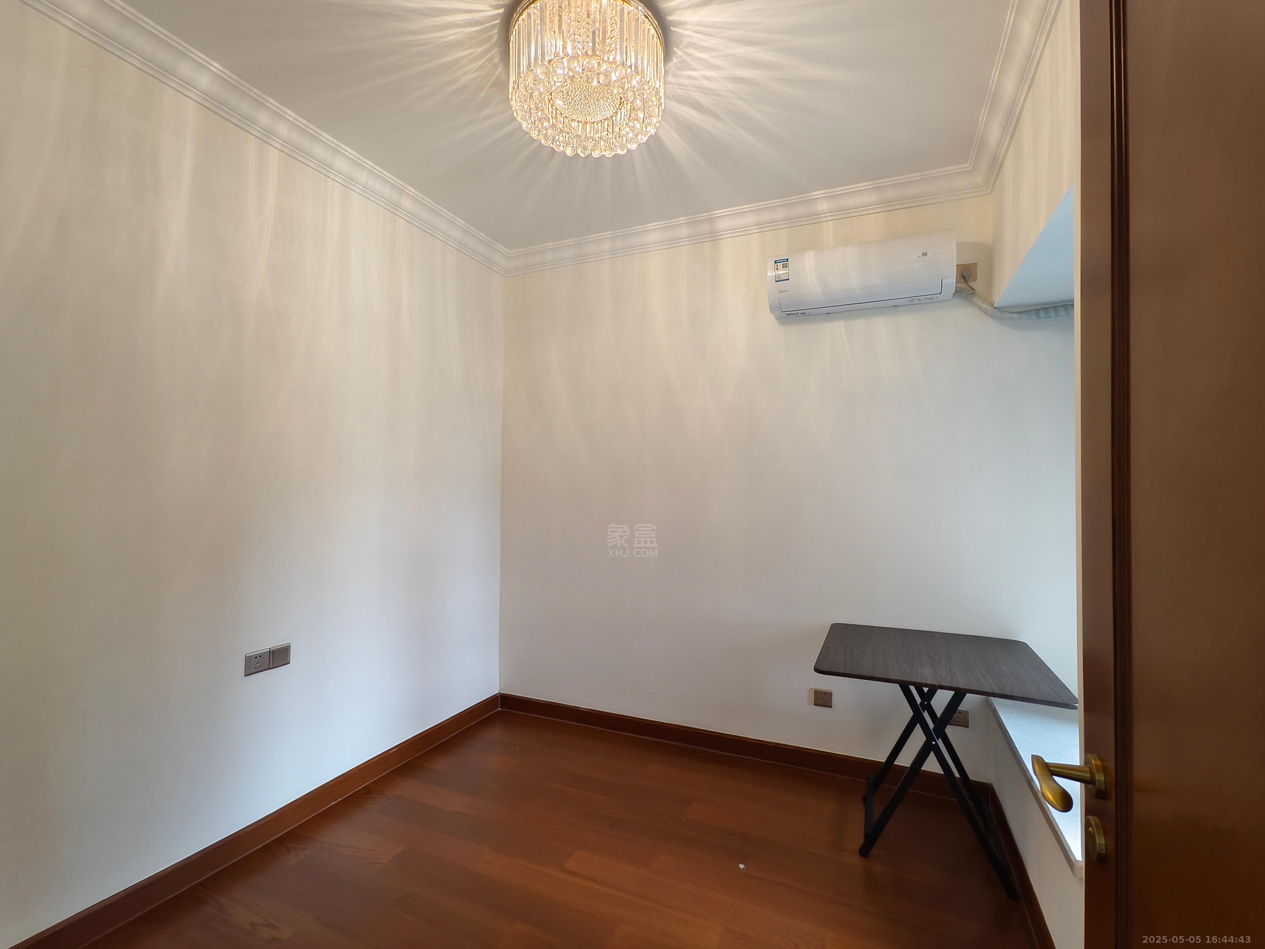 恒大华府 3室2厅1卫 2500.0元/月 恒大华府 3室2厅1卫 2500.0元/月室内图