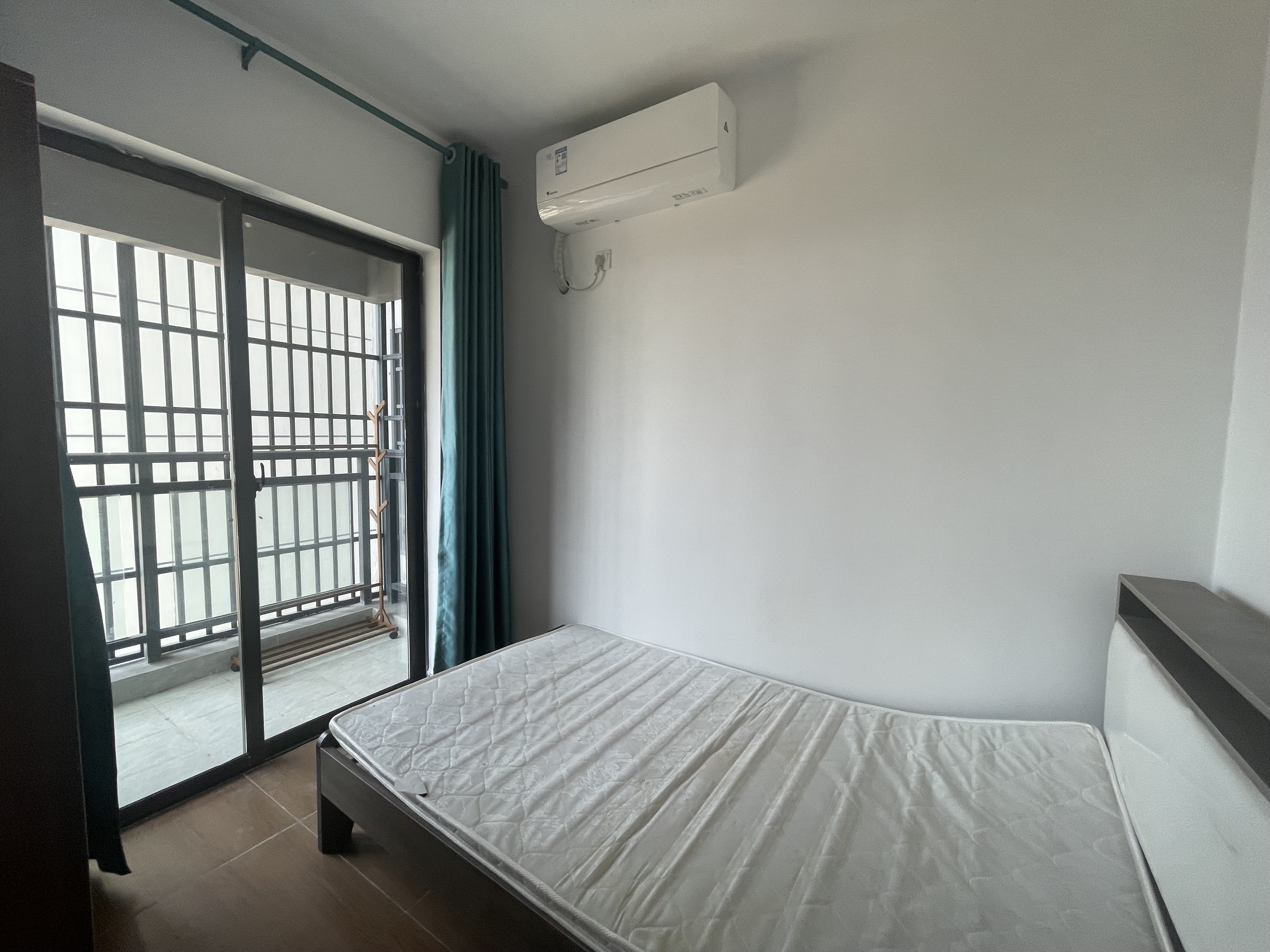 坡博家园四区  2室1厅1卫   2400.00元/月室内图