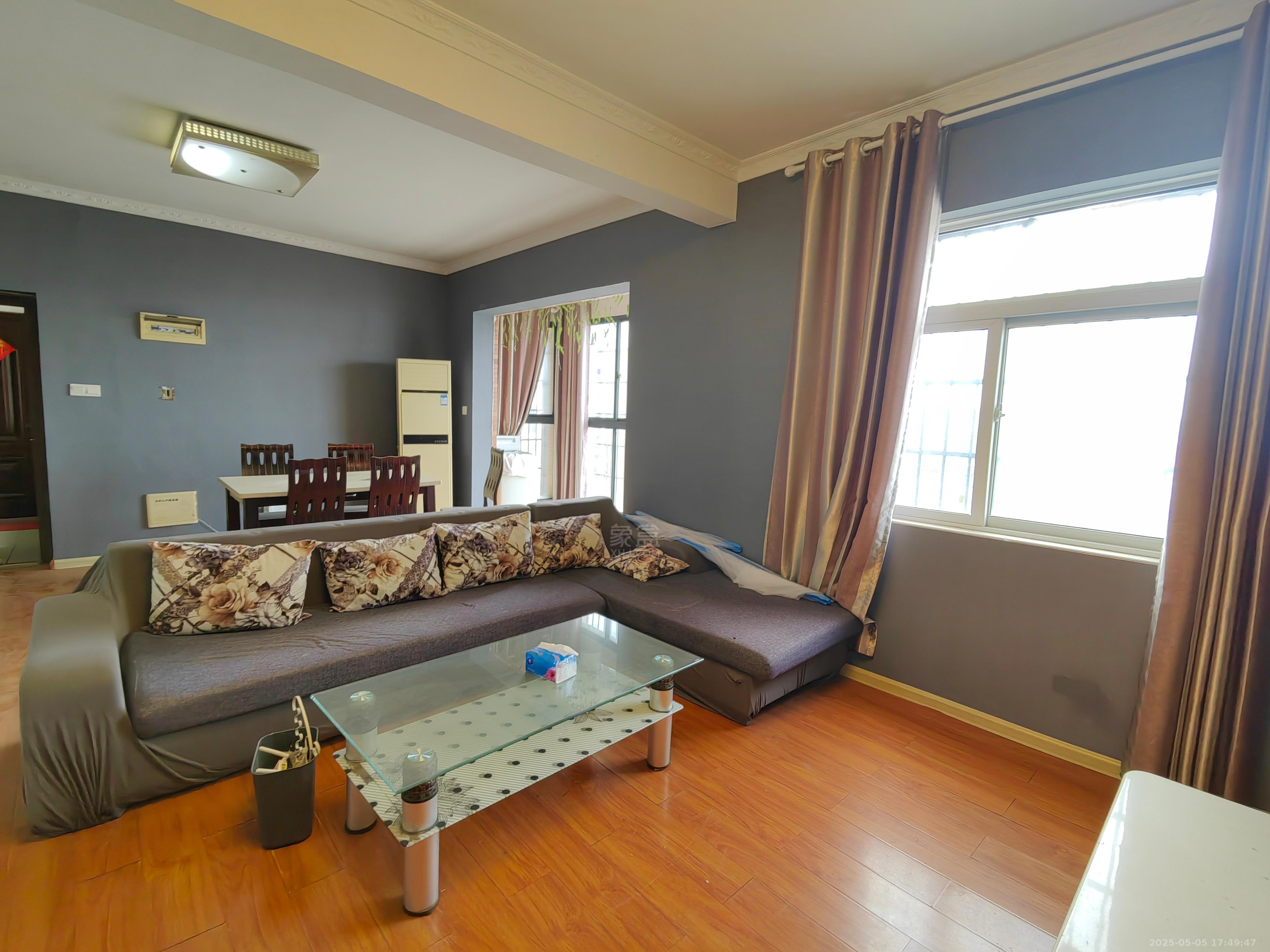 香博堡 3室2厅1卫 1200.0元/月 香博堡 3室2厅1卫 1200.0元/月室内图