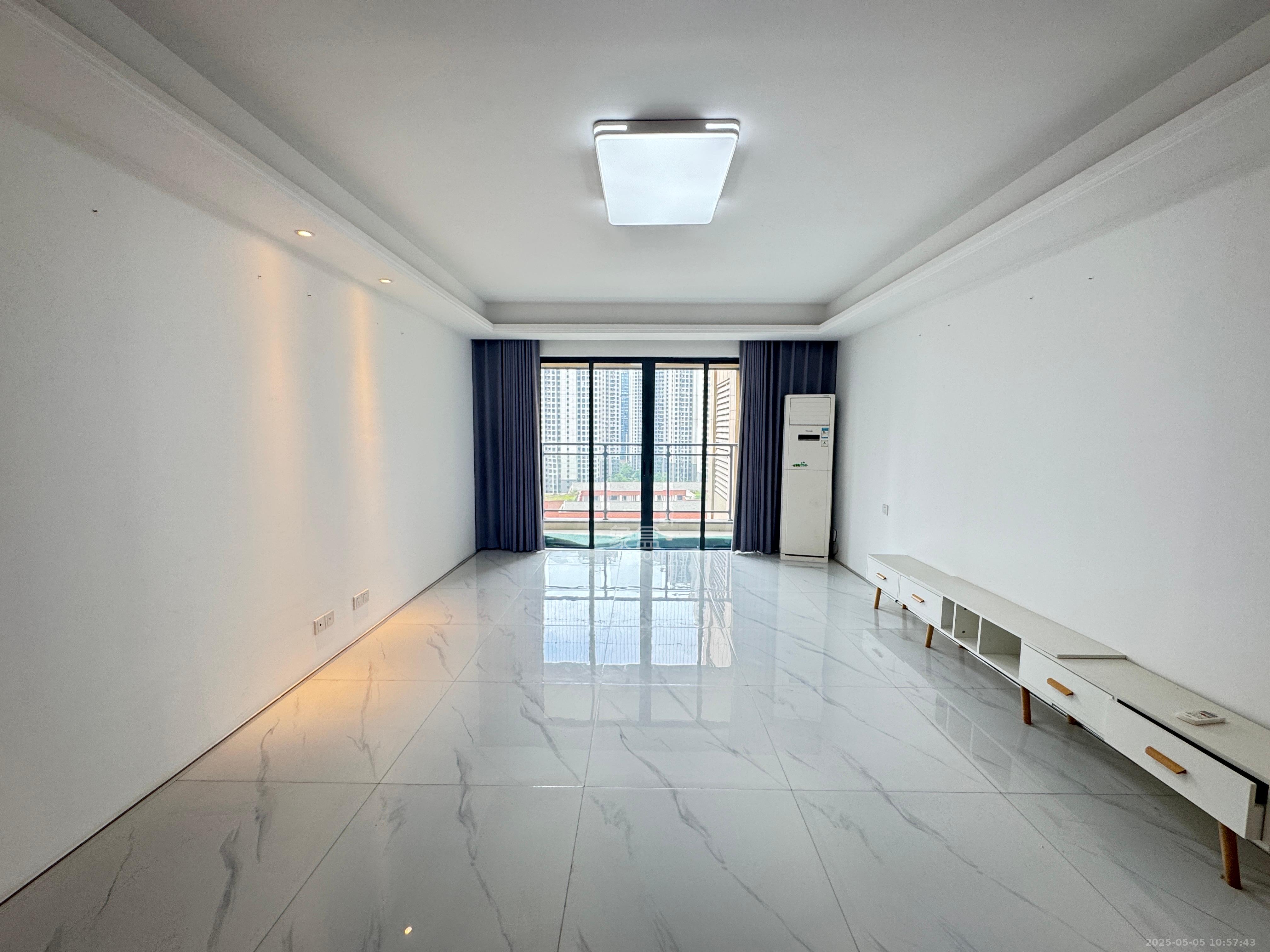 长沙高铁吾悦广场 3室2厅2卫 3000.0元/月 长沙高铁吾悦广场 3室2厅2卫 3000.0元/月室内图