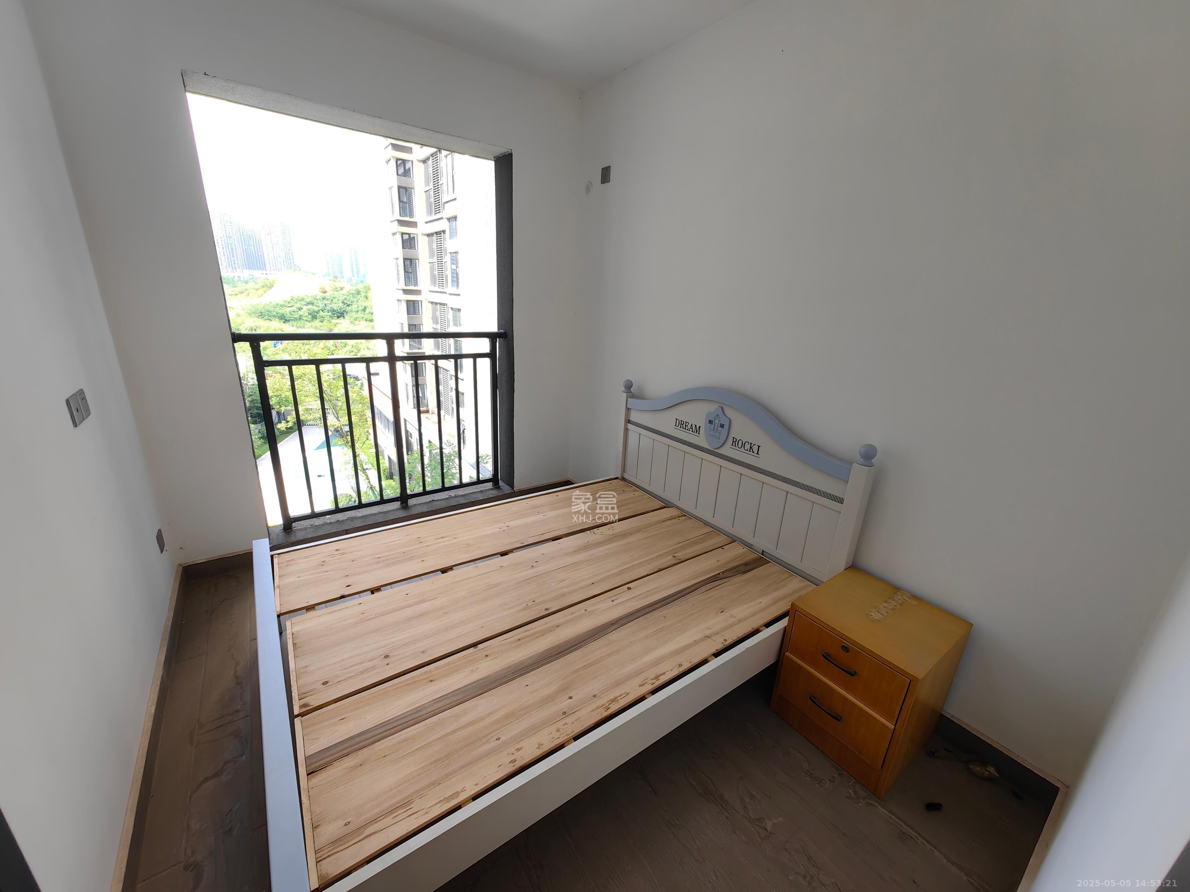 中海麓山境南区  3室2厅2卫   2800.00元/月室内图