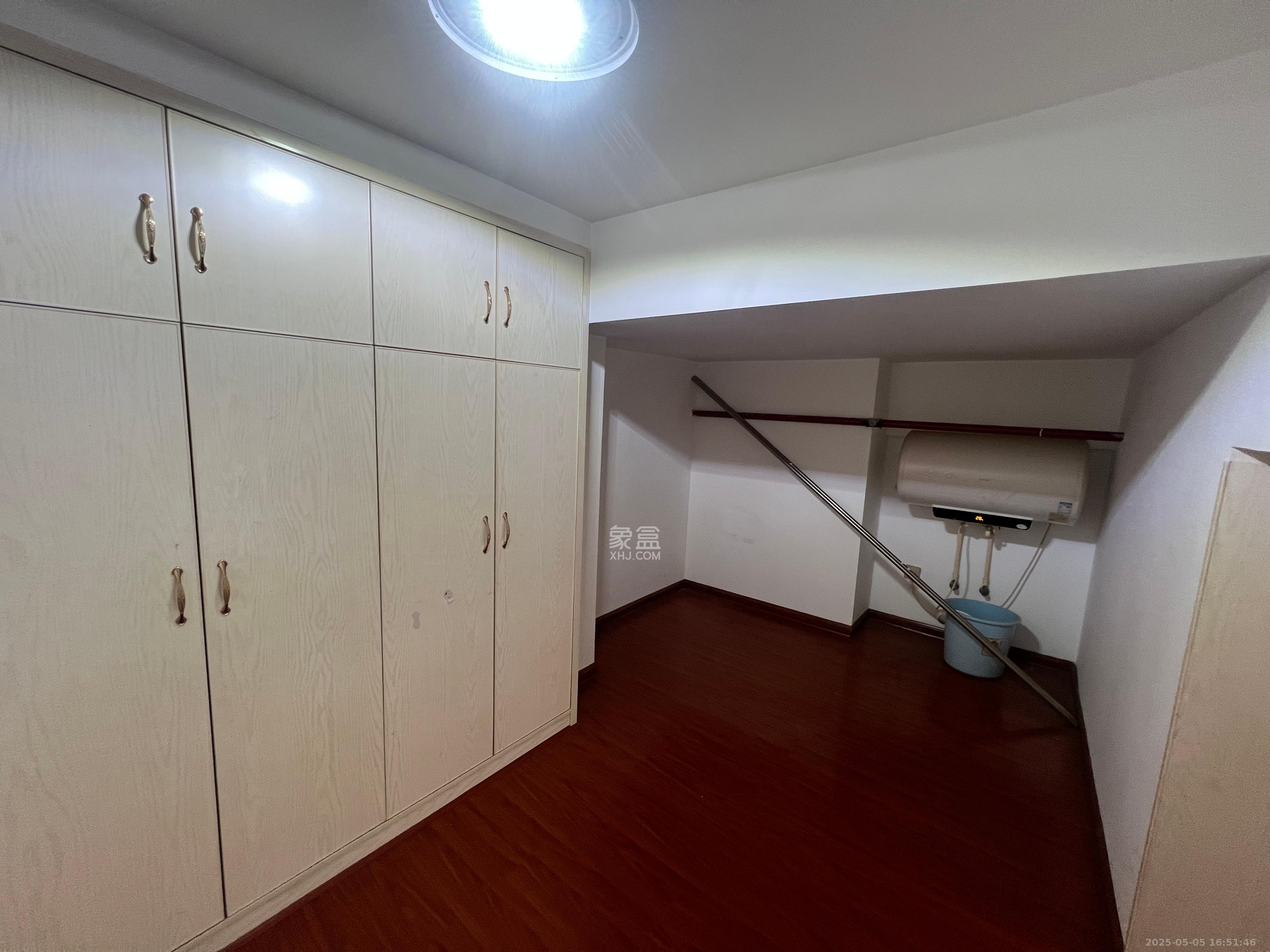 金科时代中心 1室1厅1卫 1500.0元/月 金科时代中心 1室1厅1卫 1500.0元/月室内图