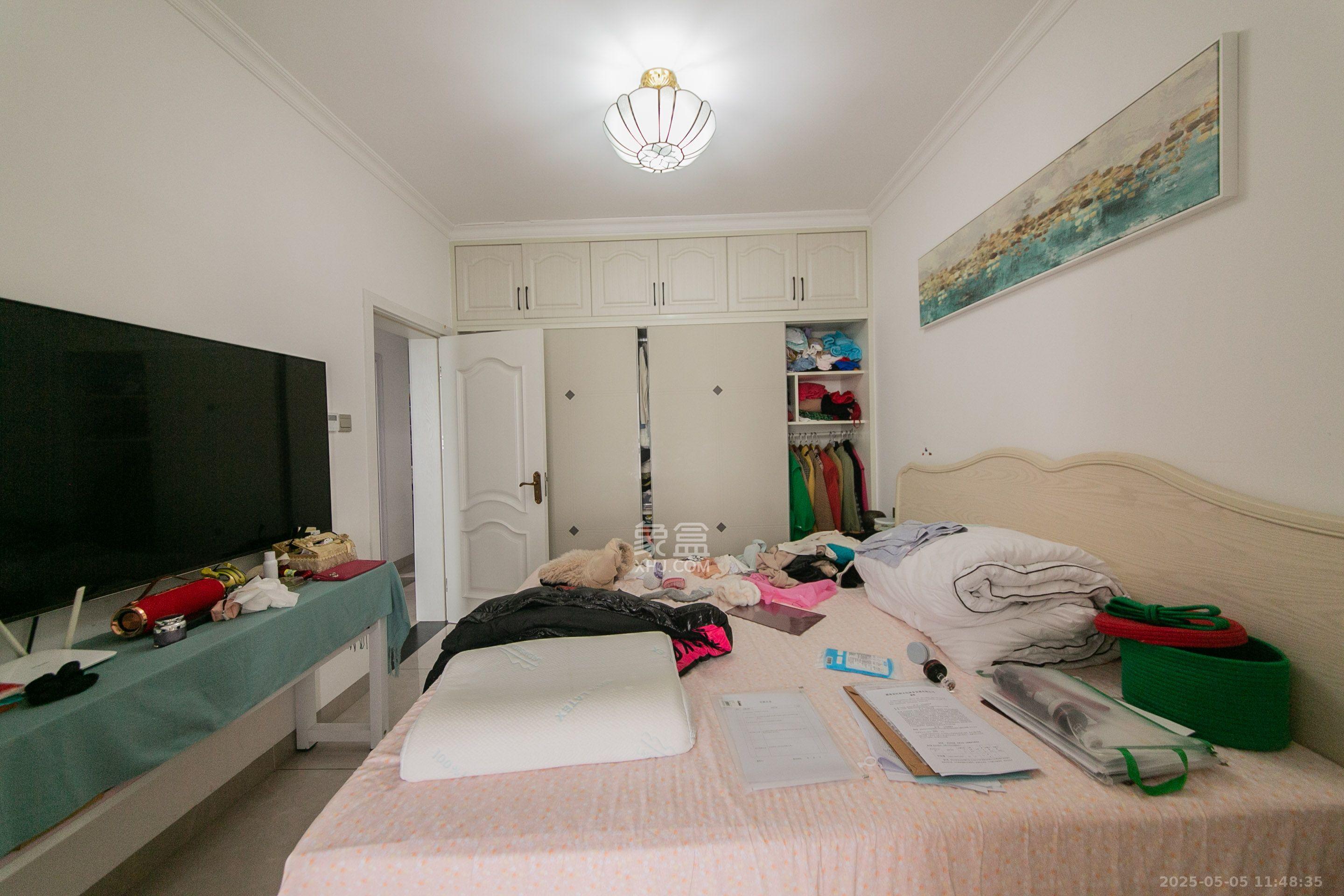 绿地海外滩一期 3室2厅1卫 2000.0元/月 绿地海外滩一期 3室2厅1卫 2000.0元/月室内图