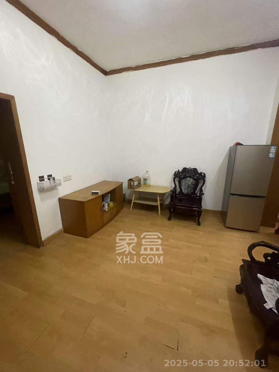 长勘小区  2室1厅1卫   1800.00元/月室内图1