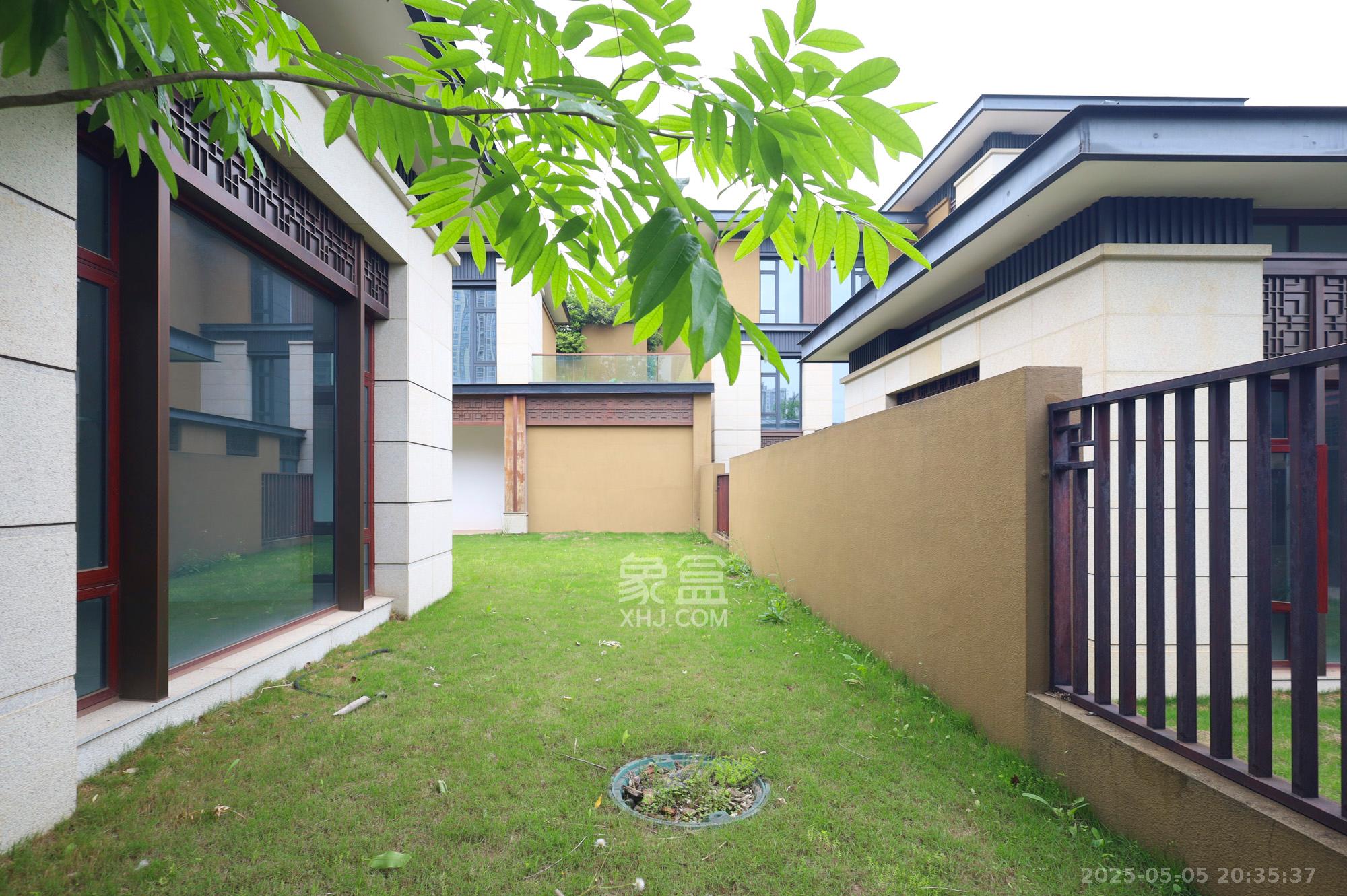 湘江壹号四期（创远湘江壹号）  8室3厅5卫   3600.00万其他