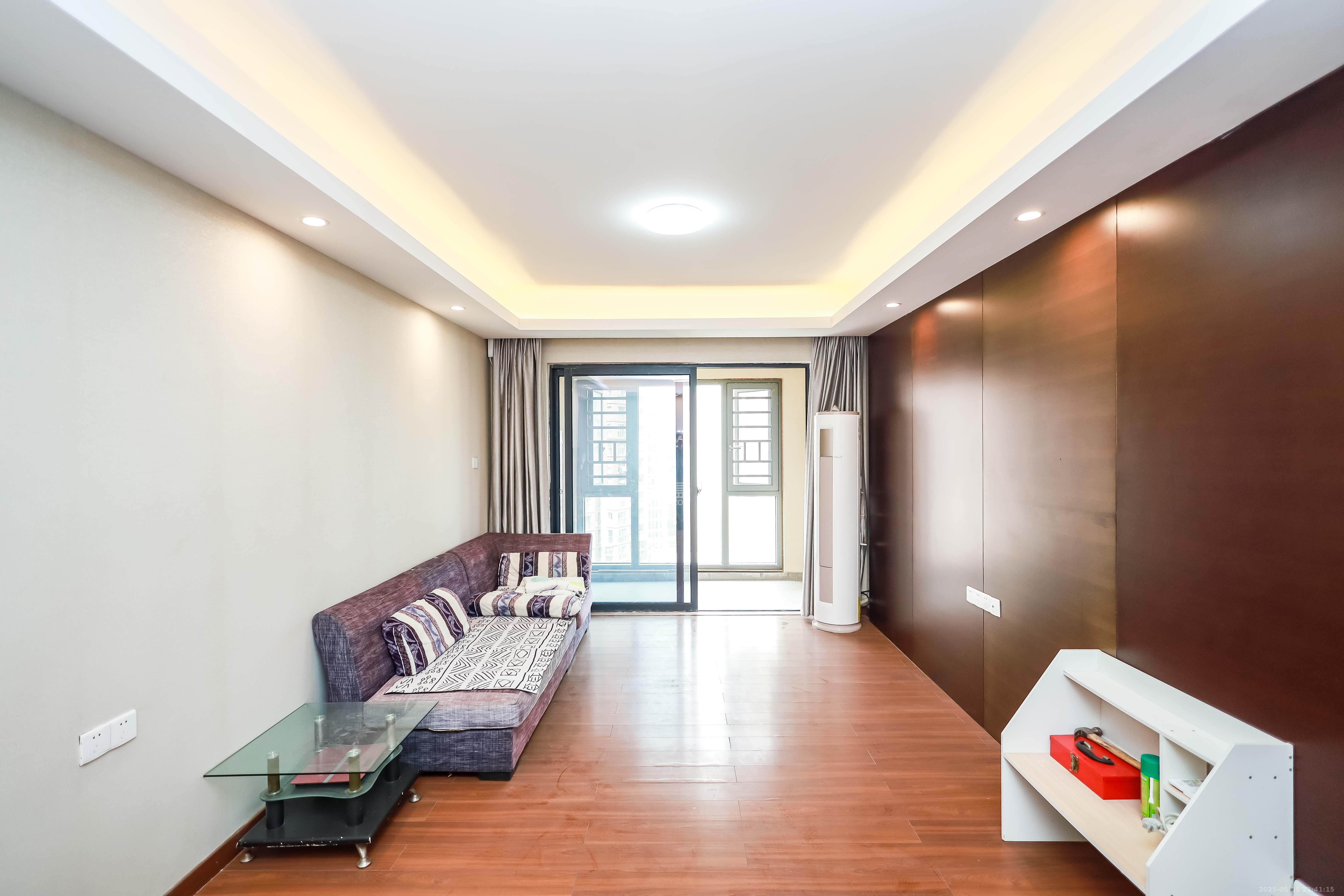 荣泰广场 3室1厅1卫 80.0万 荣泰广场 3室1厅1卫 80.0万客厅