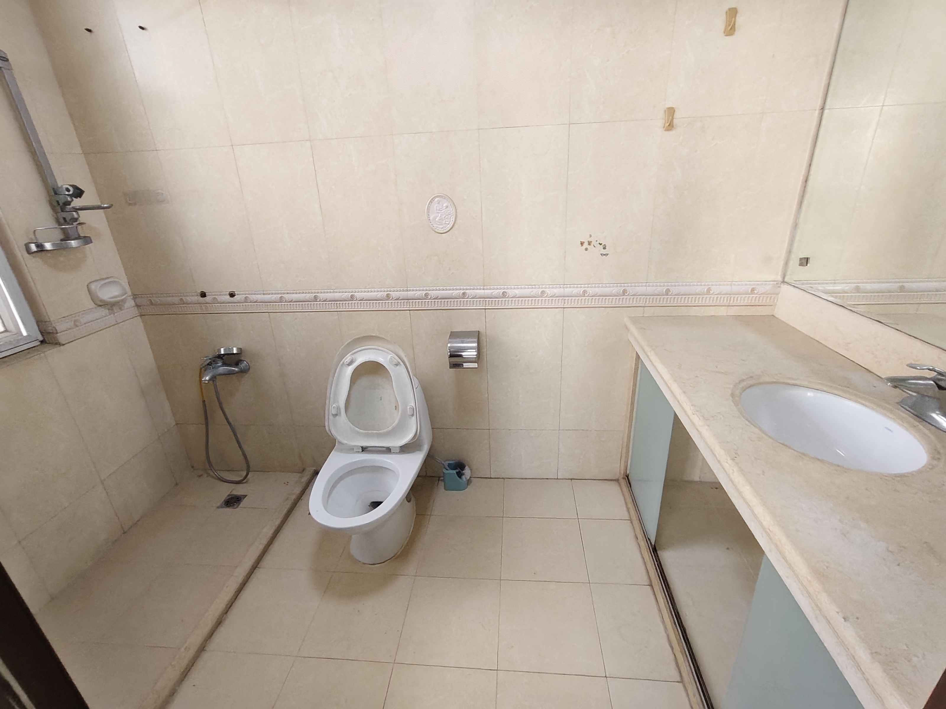 四季华庭1期 4室2厅2卫 3200.0元/月 四季华庭1期 4室2厅2卫 3200.0元/月室内图