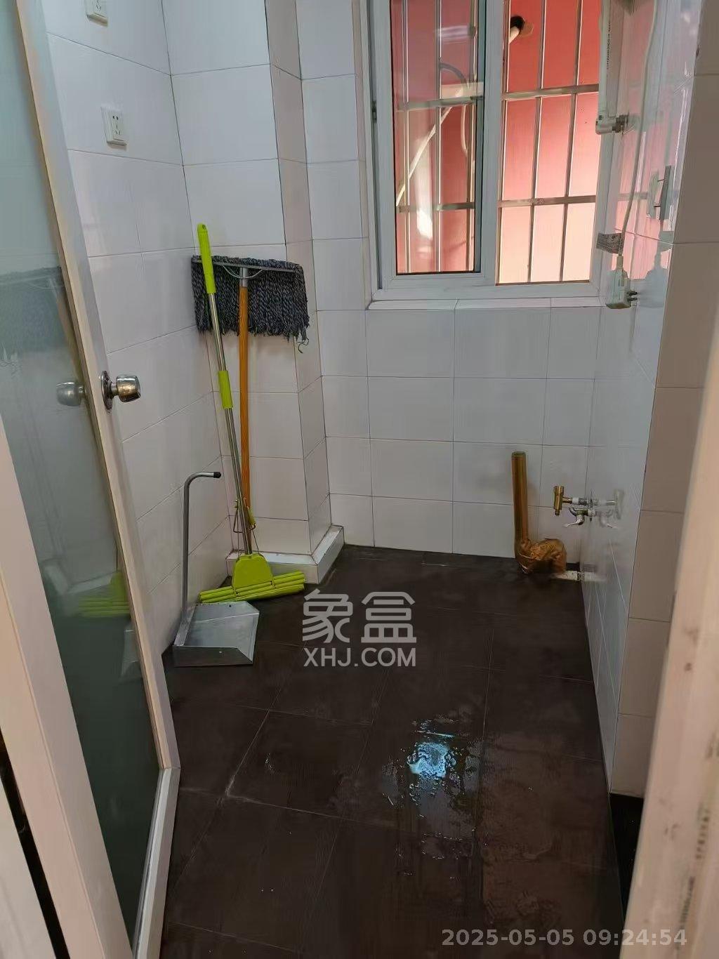 建鸿达现代城 2室1厅1卫 2500.0元/月 建鸿达现代城 2室1厅1卫 2500.0元/月室内图