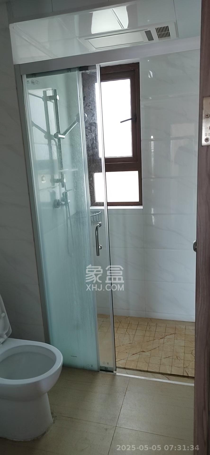 碧桂园星城首府 3室2厅2卫 3900.0元/月 碧桂园星城首府 3室2厅2卫 3900.0元/月室内图