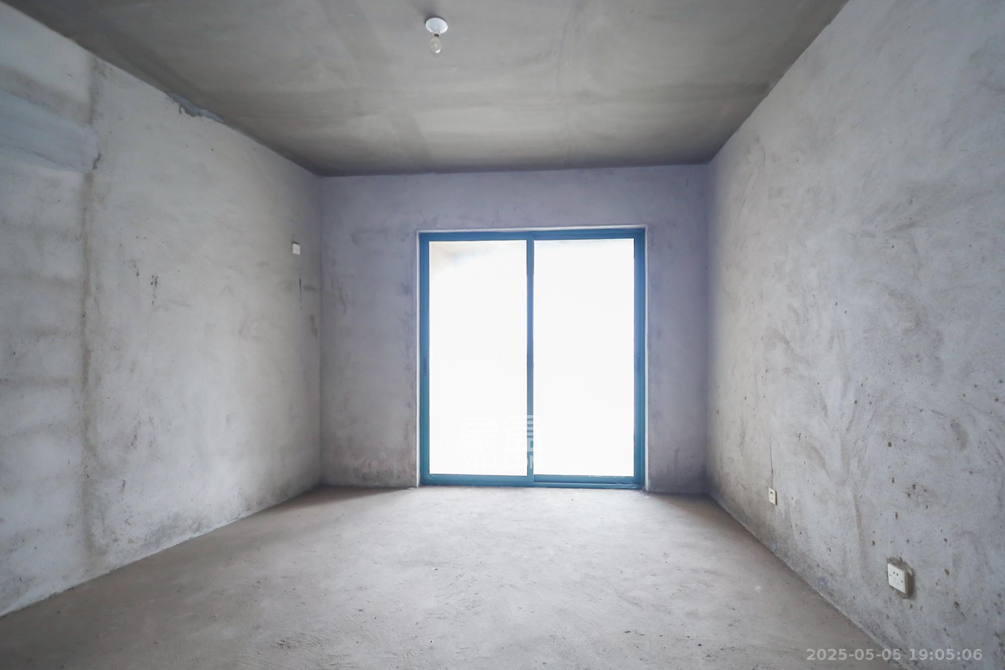 滨江金座  3室2厅2卫    165.0万 滨江金座  3室2厅2卫    165.0万卧室