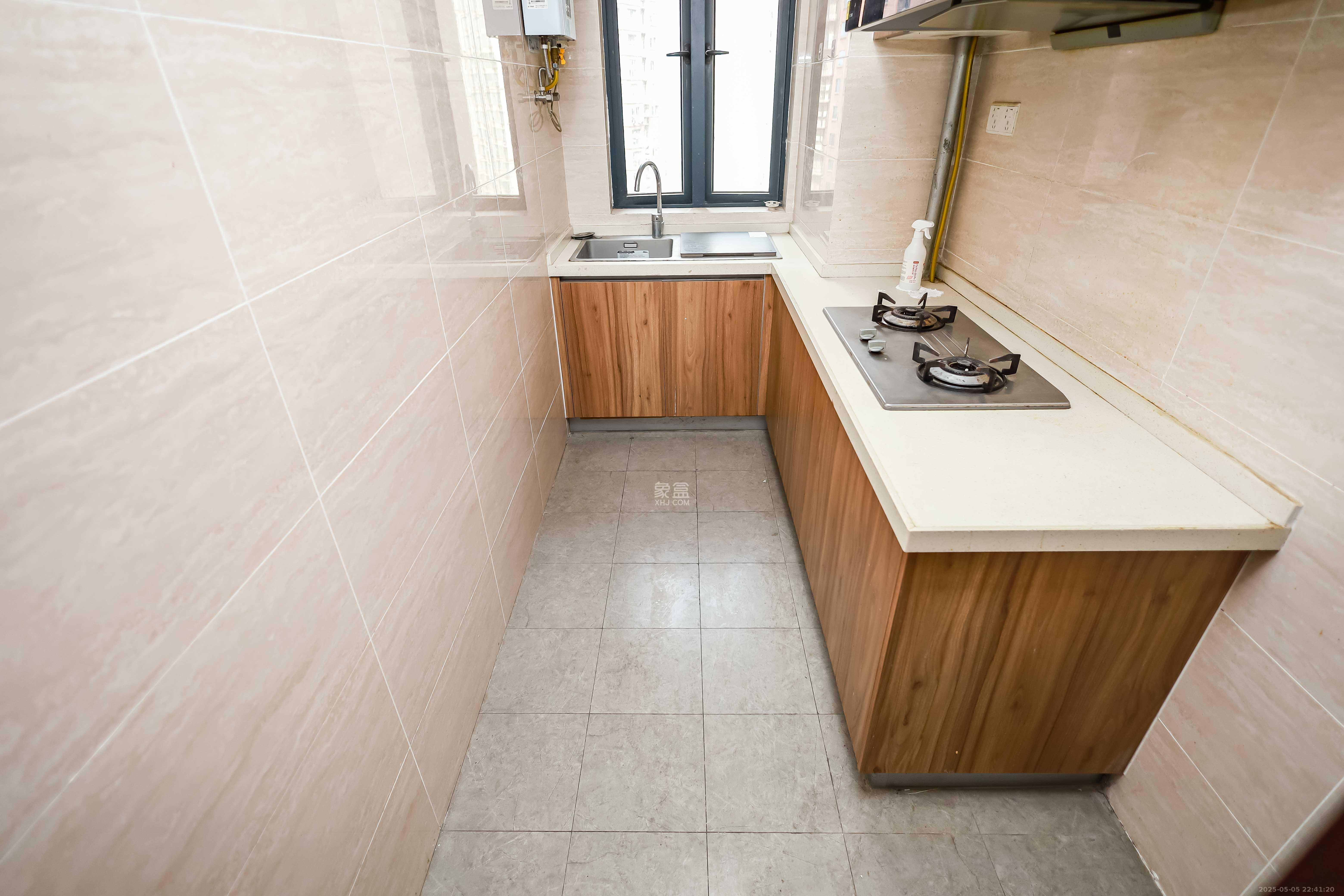 荣泰广场 3室1厅1卫 80.0万 荣泰广场 3室1厅1卫 80.0万厨房