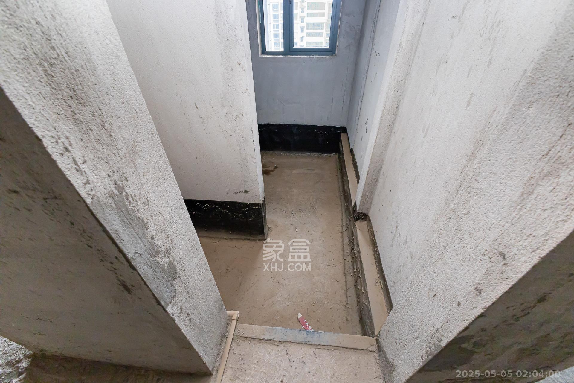 金湘苑(星澜之悦) 4室2厅2卫 85.0万 金湘苑(星澜之悦) 4室2厅2卫 85.0万卫生间